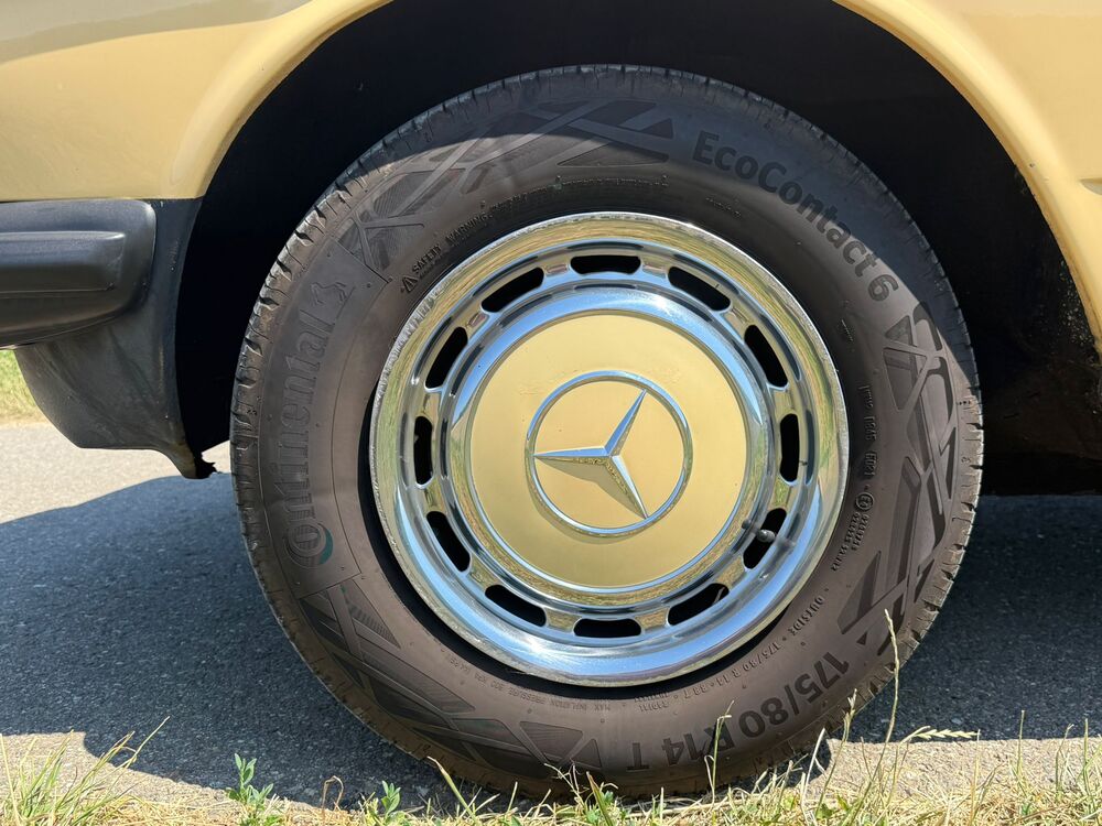 MERCEDES-BENZ 230 E-image-14