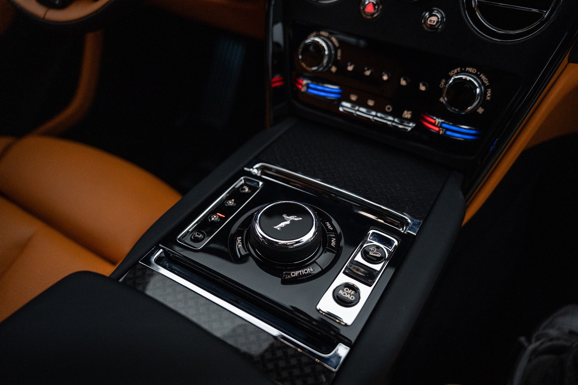 ROLLS-ROYCE Cullinan 6.7 V12 Black Badge KEYVANY-image-9
