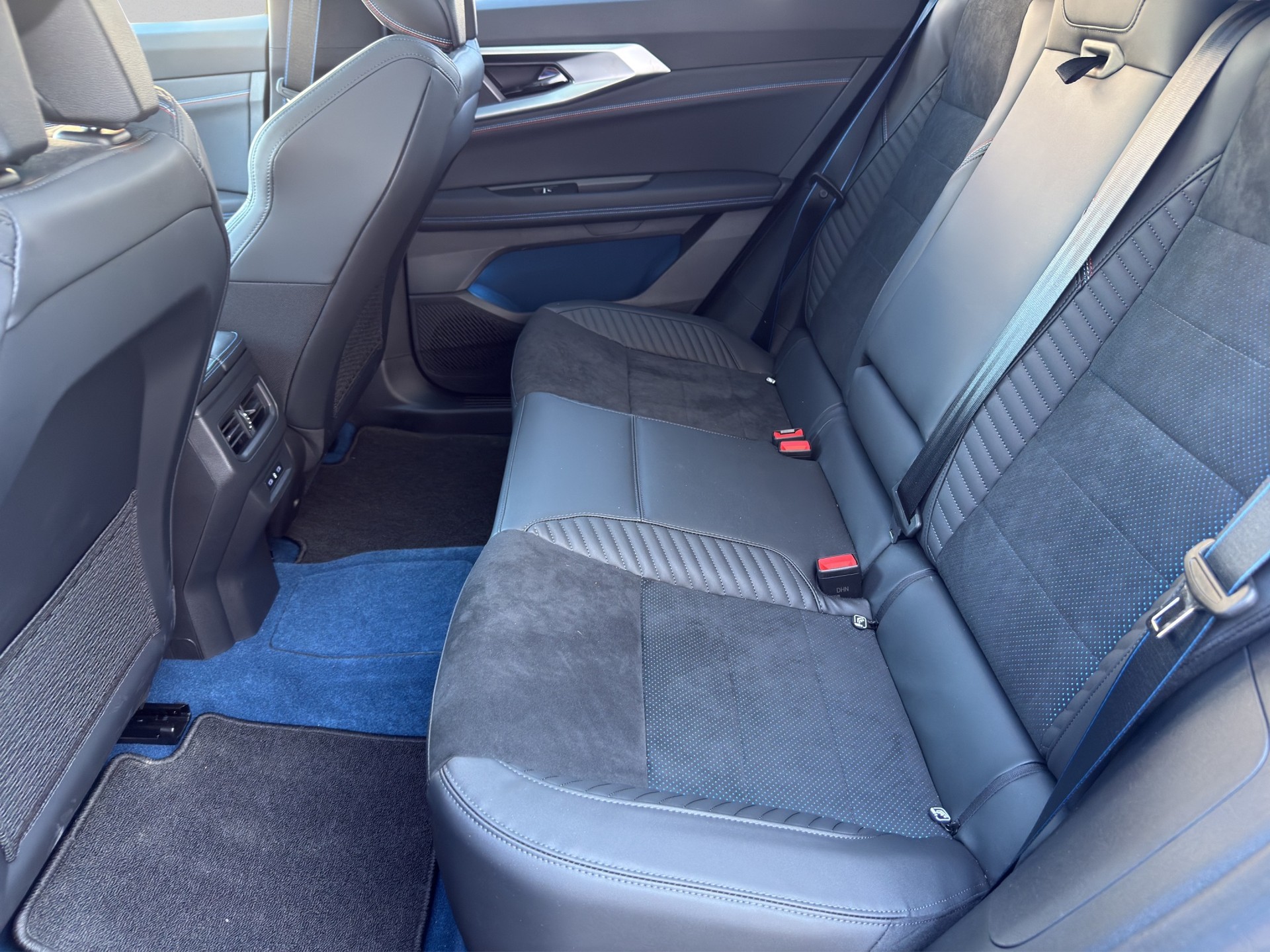 RENAULT Rafale 1.2 E-Tech Plug-in Hybrid 300 4x4 Atelier Alpine-image-13