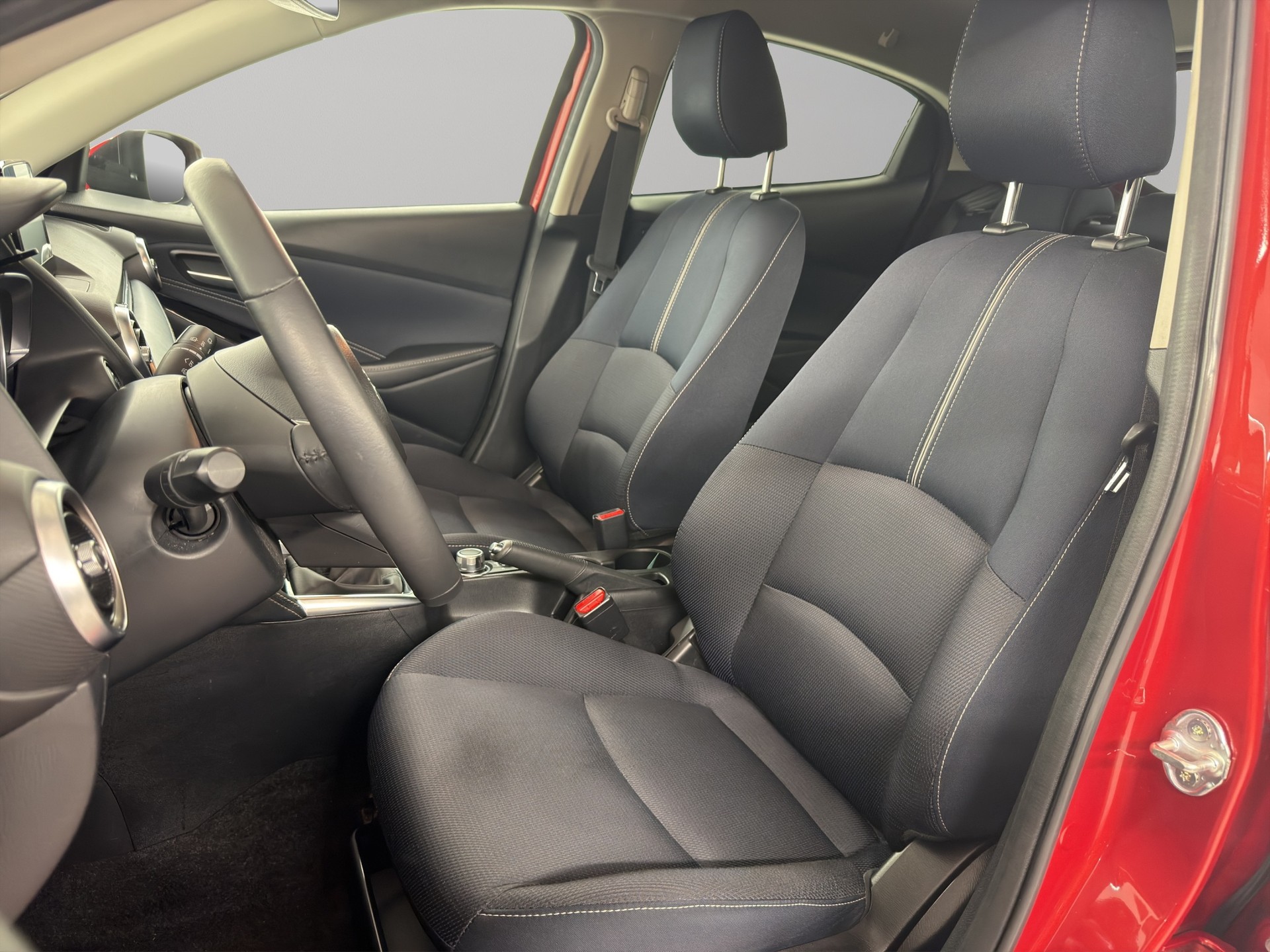 MAZDA 2 1.5 90 Revolution-image-8