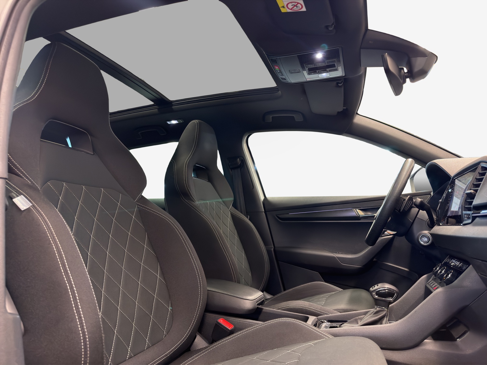 SKODA Karoq 2.0 TDI CR Sport Line 4x4 DSG-image-13