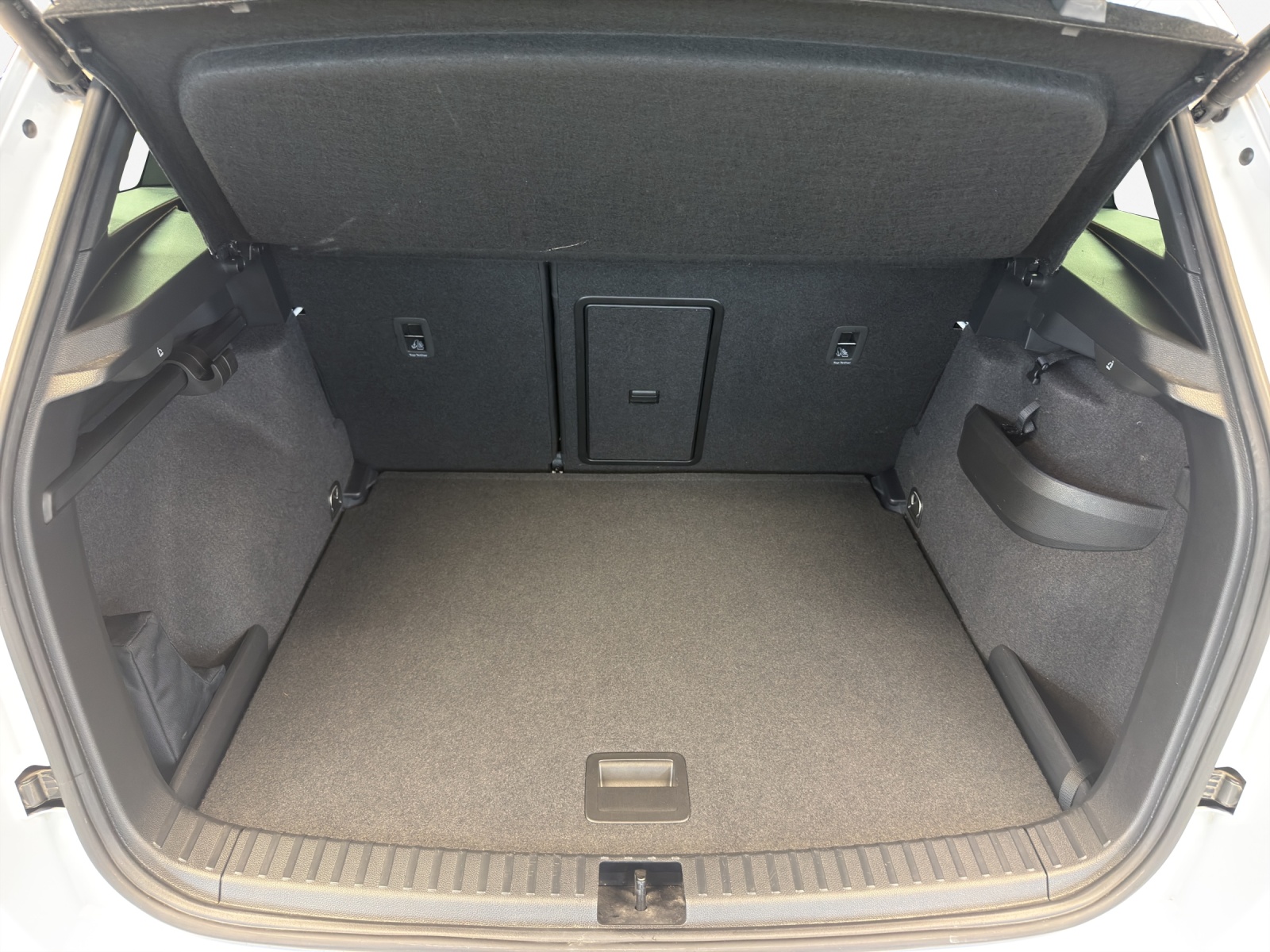 SKODA Karoq 2.0 TDI CR Sport Line 4x4 DSG-image-12