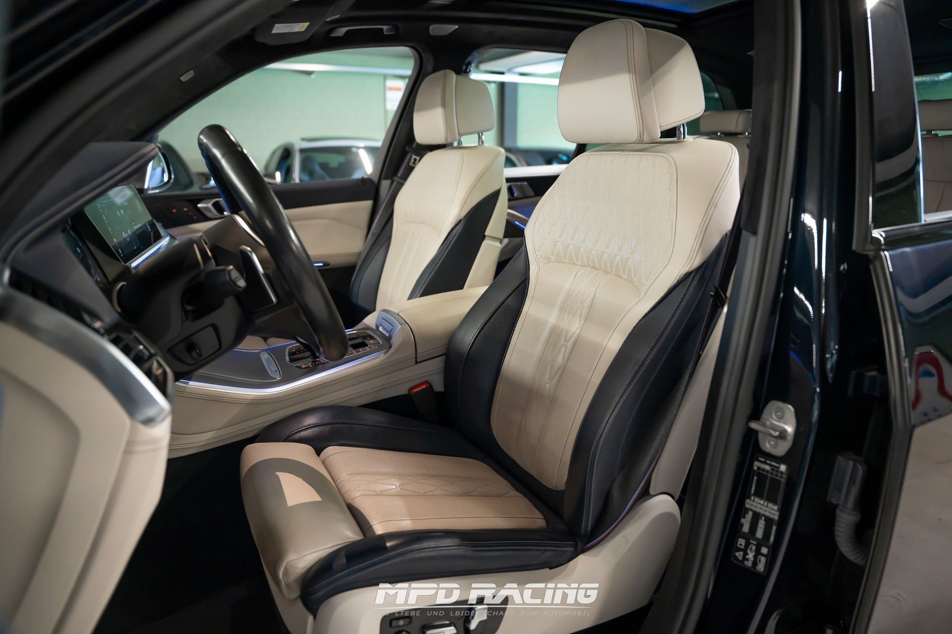 BMW X5 xDrive M50d Steptronic-image-16