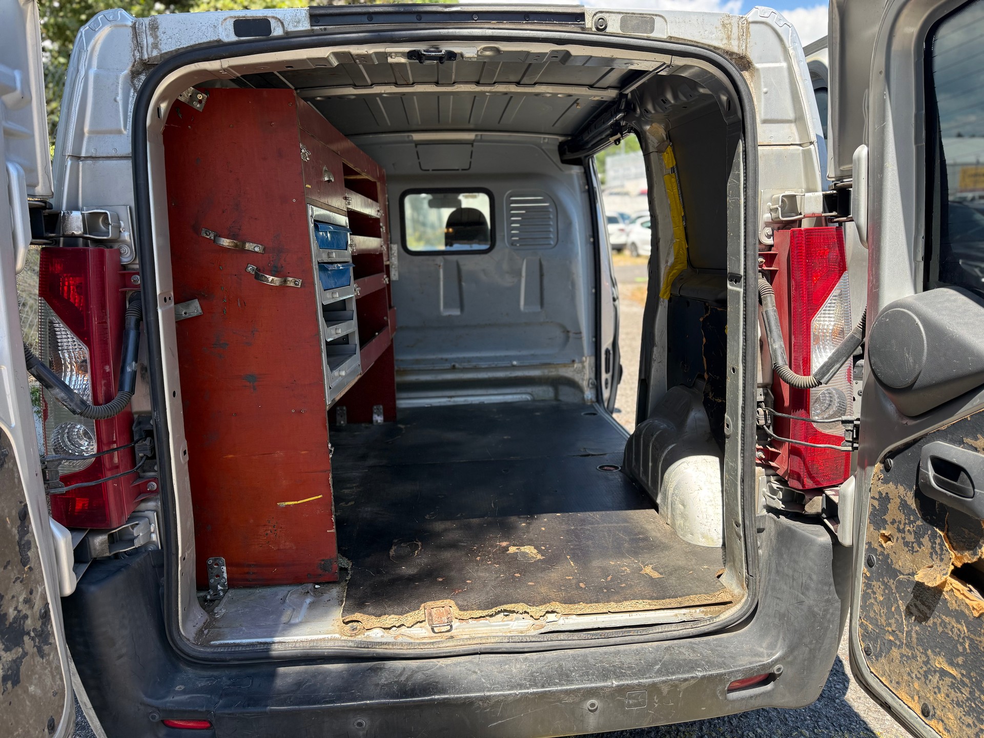 PEUGEOT Expert 2.0 HDi 229 L2H1-image-6