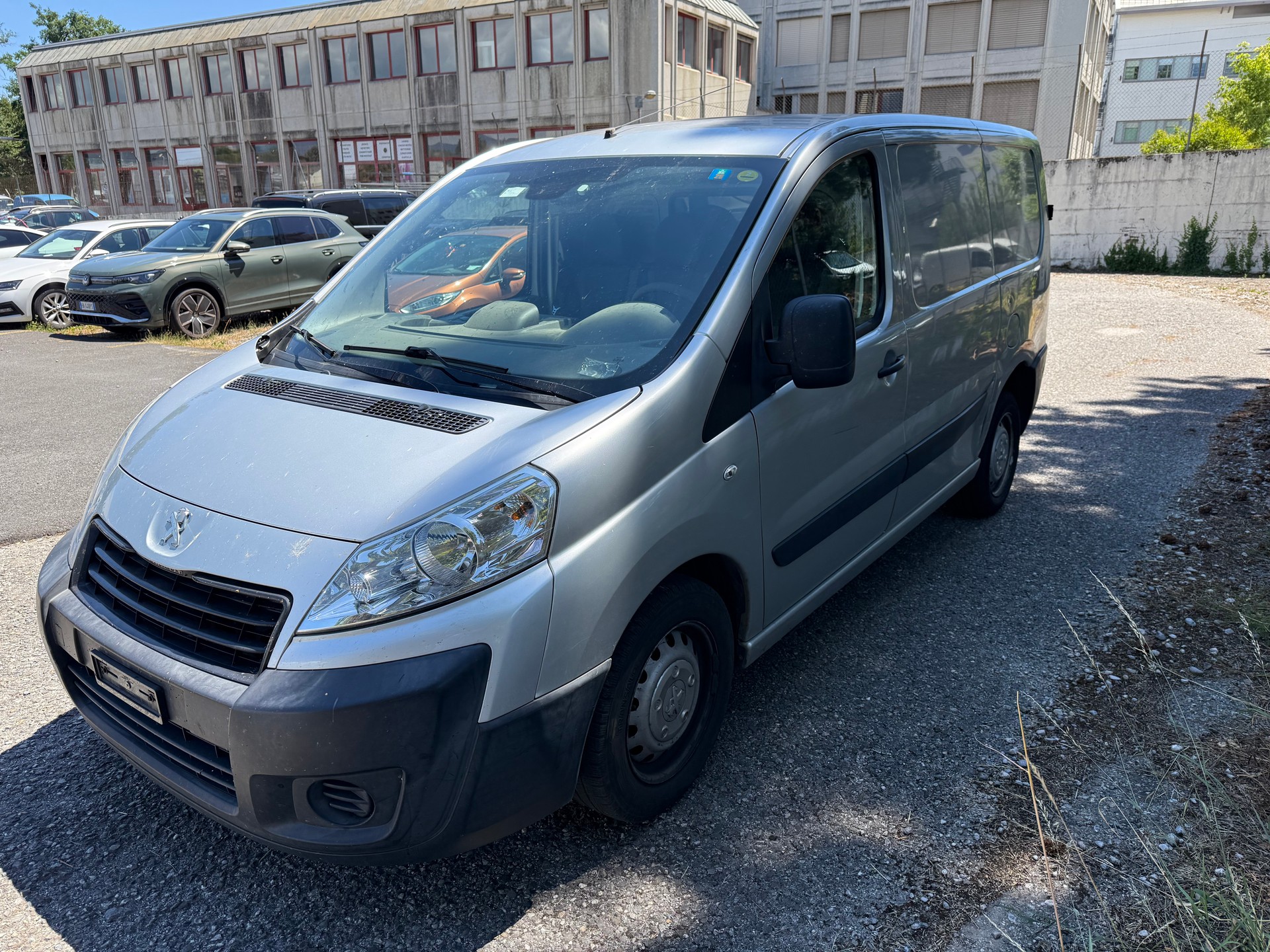 PEUGEOT Expert 2.0 HDi 229 L2H1-image-1