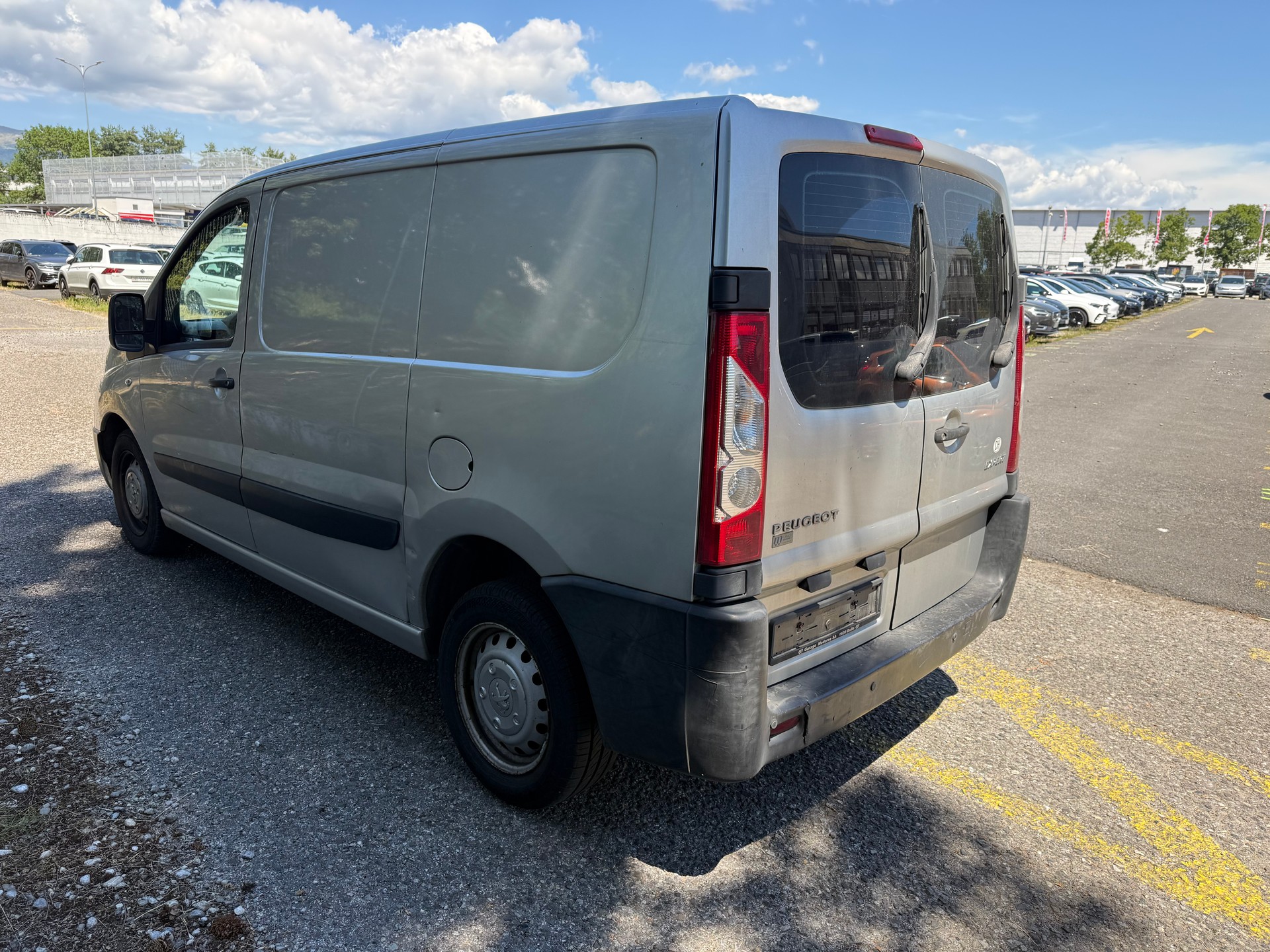 PEUGEOT Expert 2.0 HDi 229 L2H1-image-4