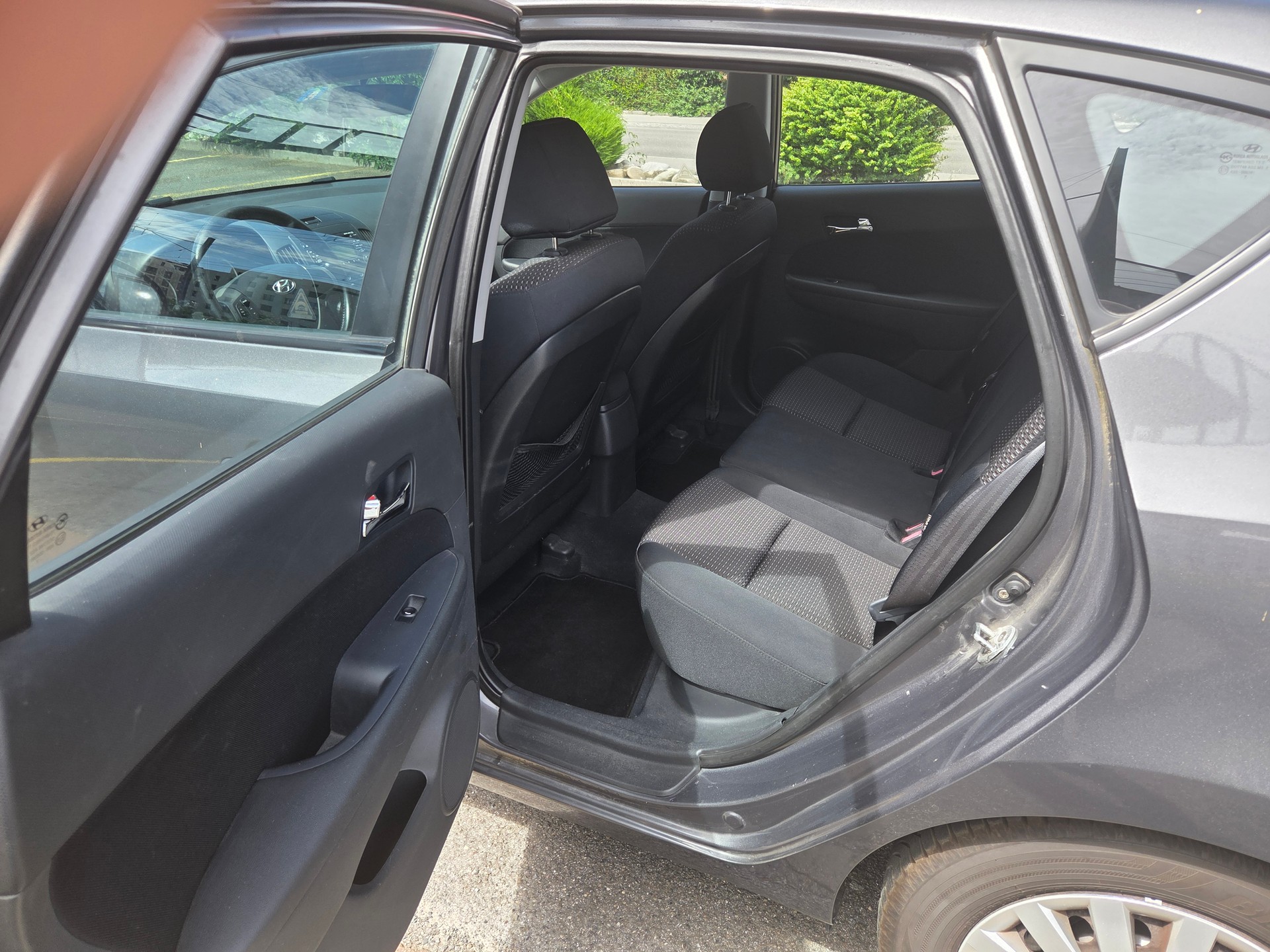 HYUNDAI i30 1.6 CRDi Style-image-9