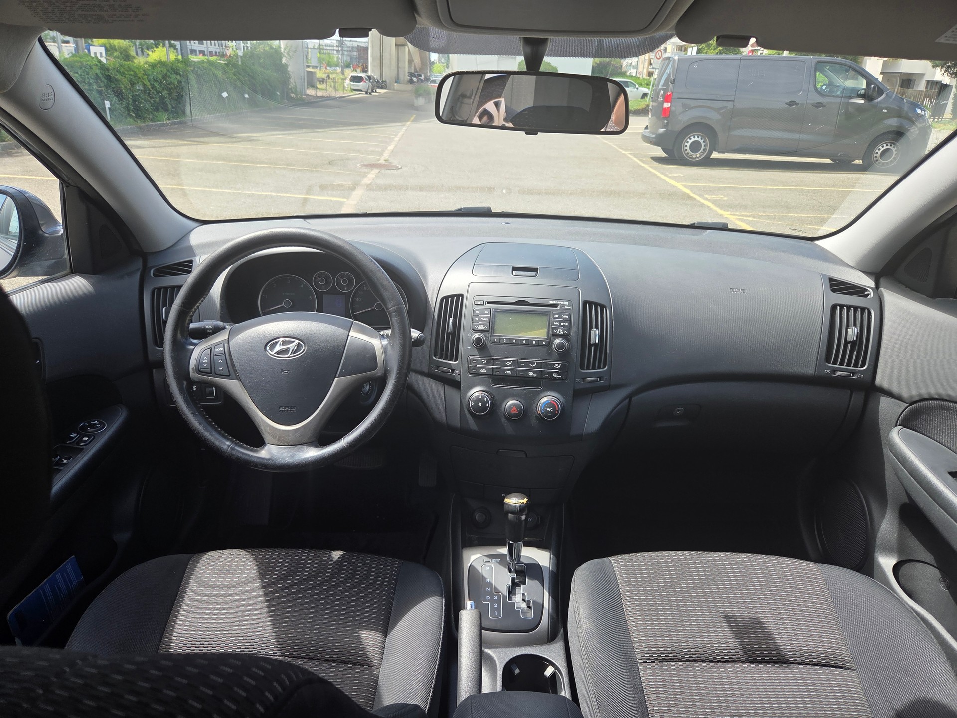 HYUNDAI i30 1.6 CRDi Style-image-12