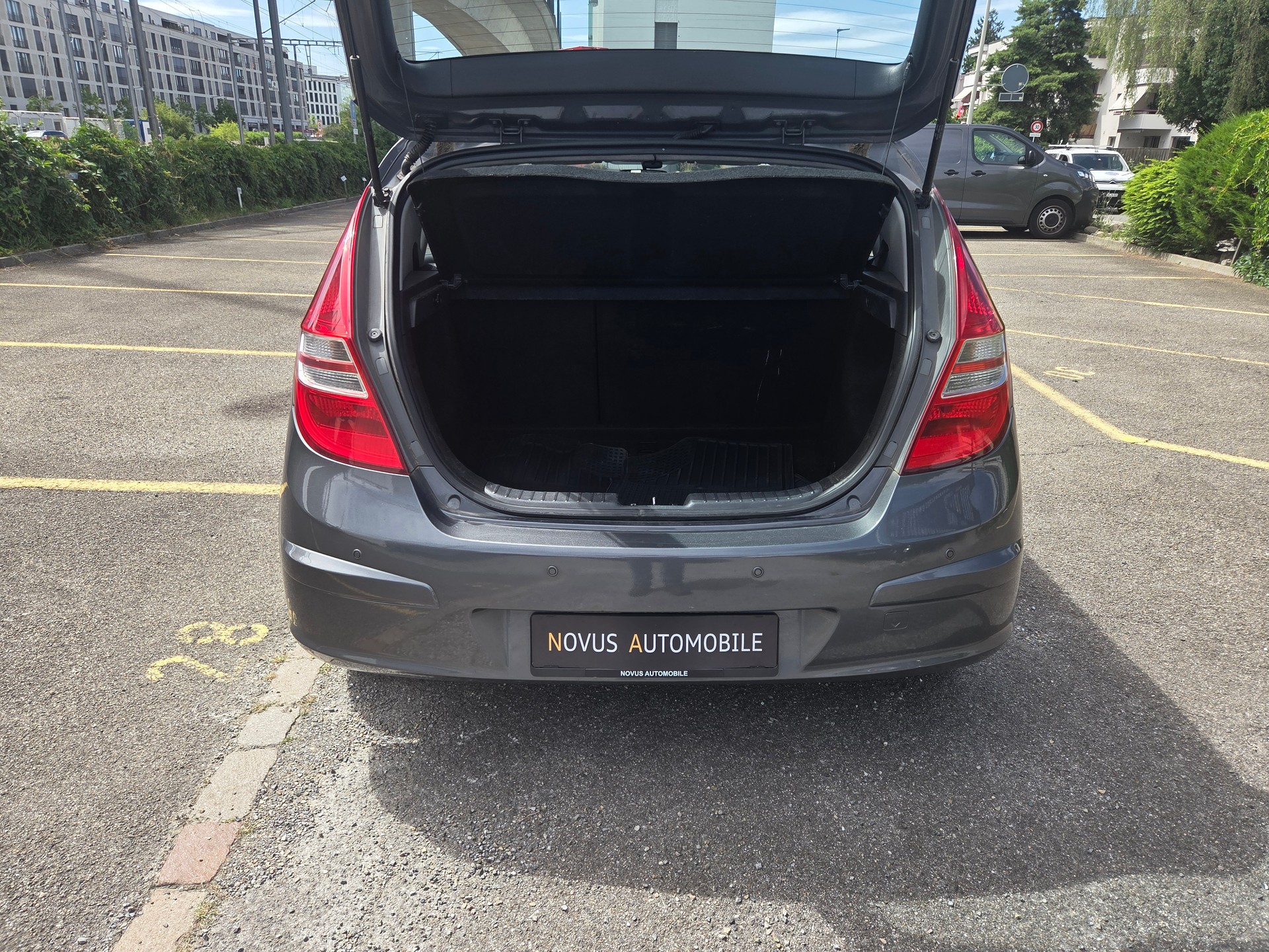 HYUNDAI i30 1.6 CRDi Style-image-10