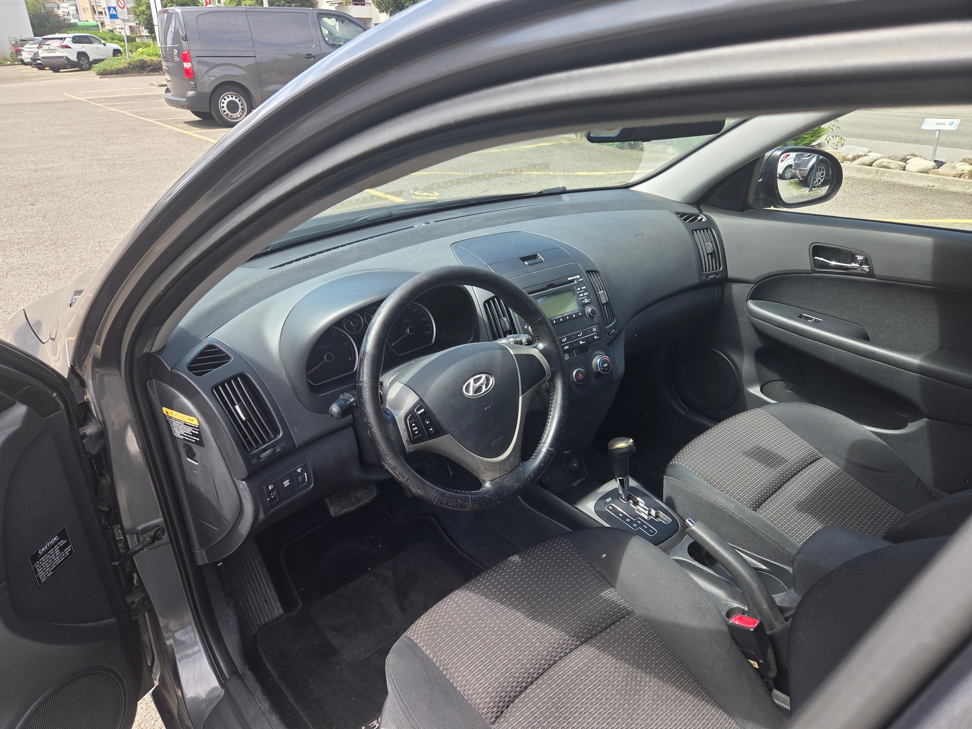 HYUNDAI i30 1.6 CRDi Style-image-8