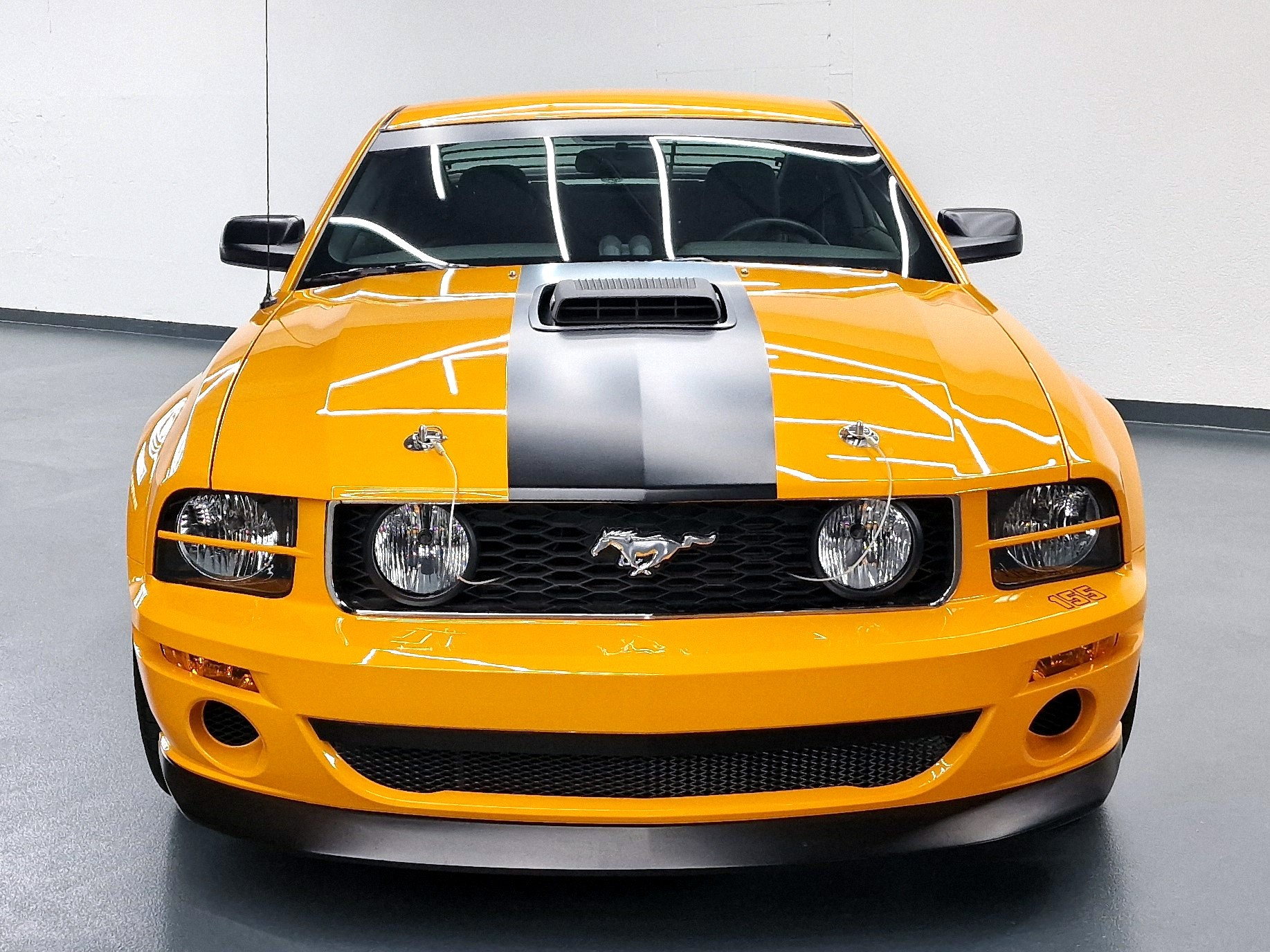 FORD Mustang Saleen Parnelli Jones 155 of 500-image-3
