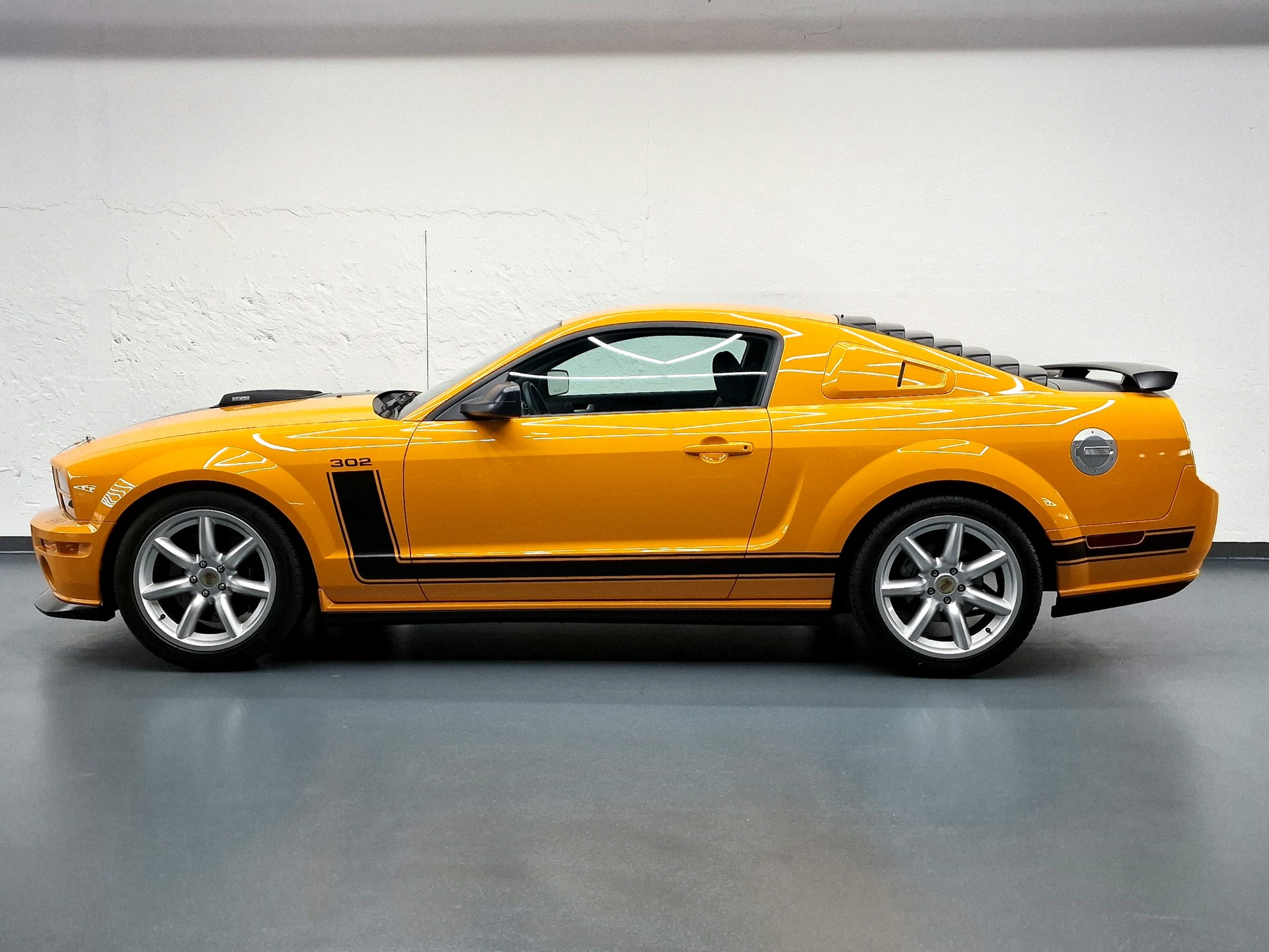 FORD Mustang Saleen Parnelli Jones 155 of 500-image-4