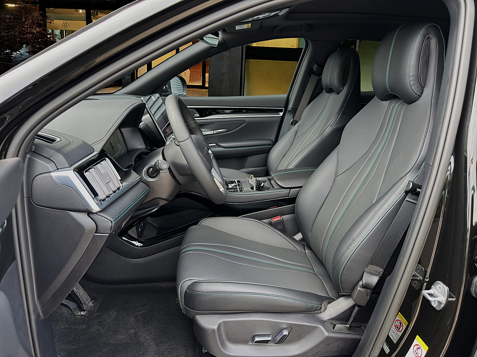 BYD Seal U DM-i Design AWD / Voll Ausstattung-image-7