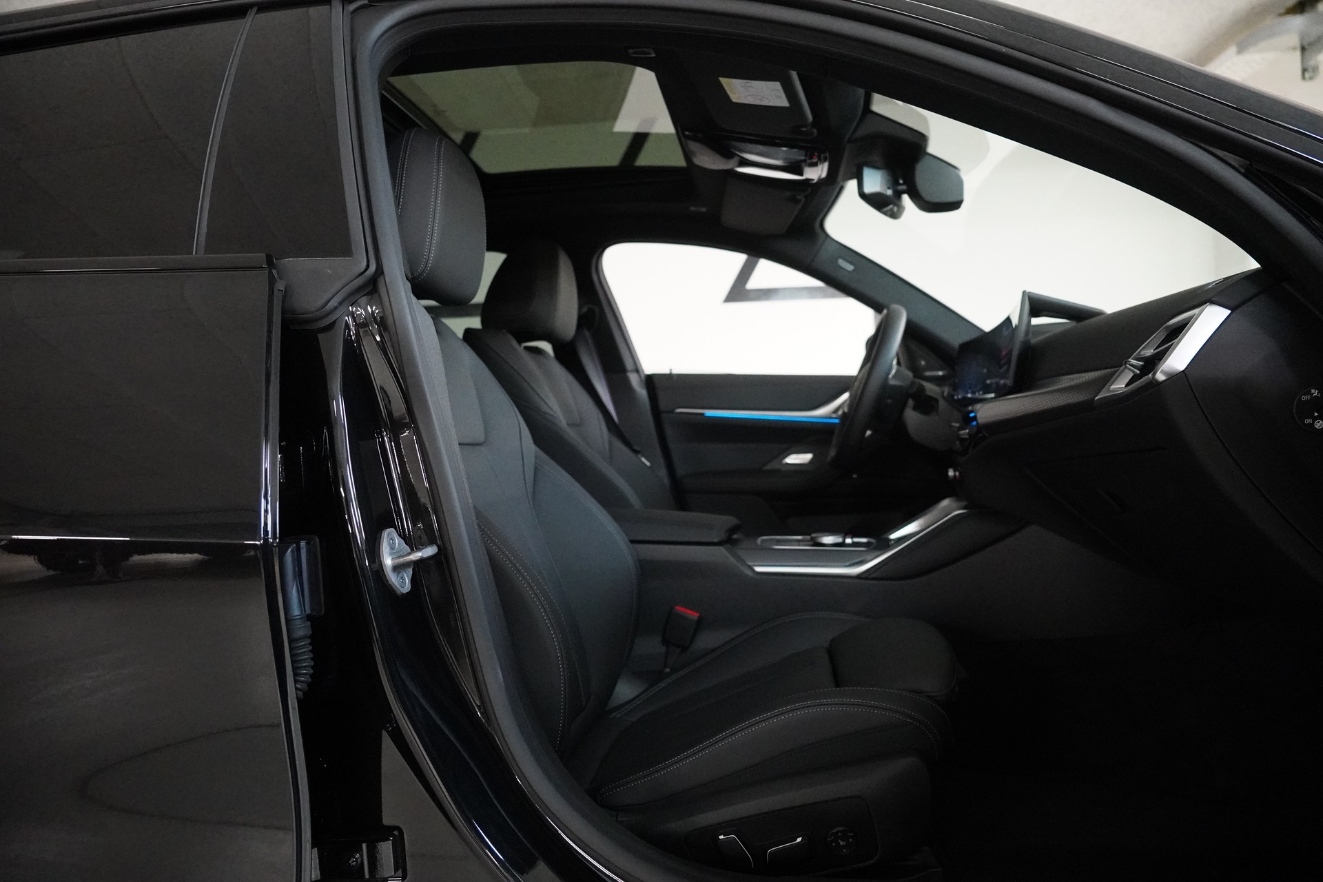 BMW i4 M60 M Sport Pro-image-13