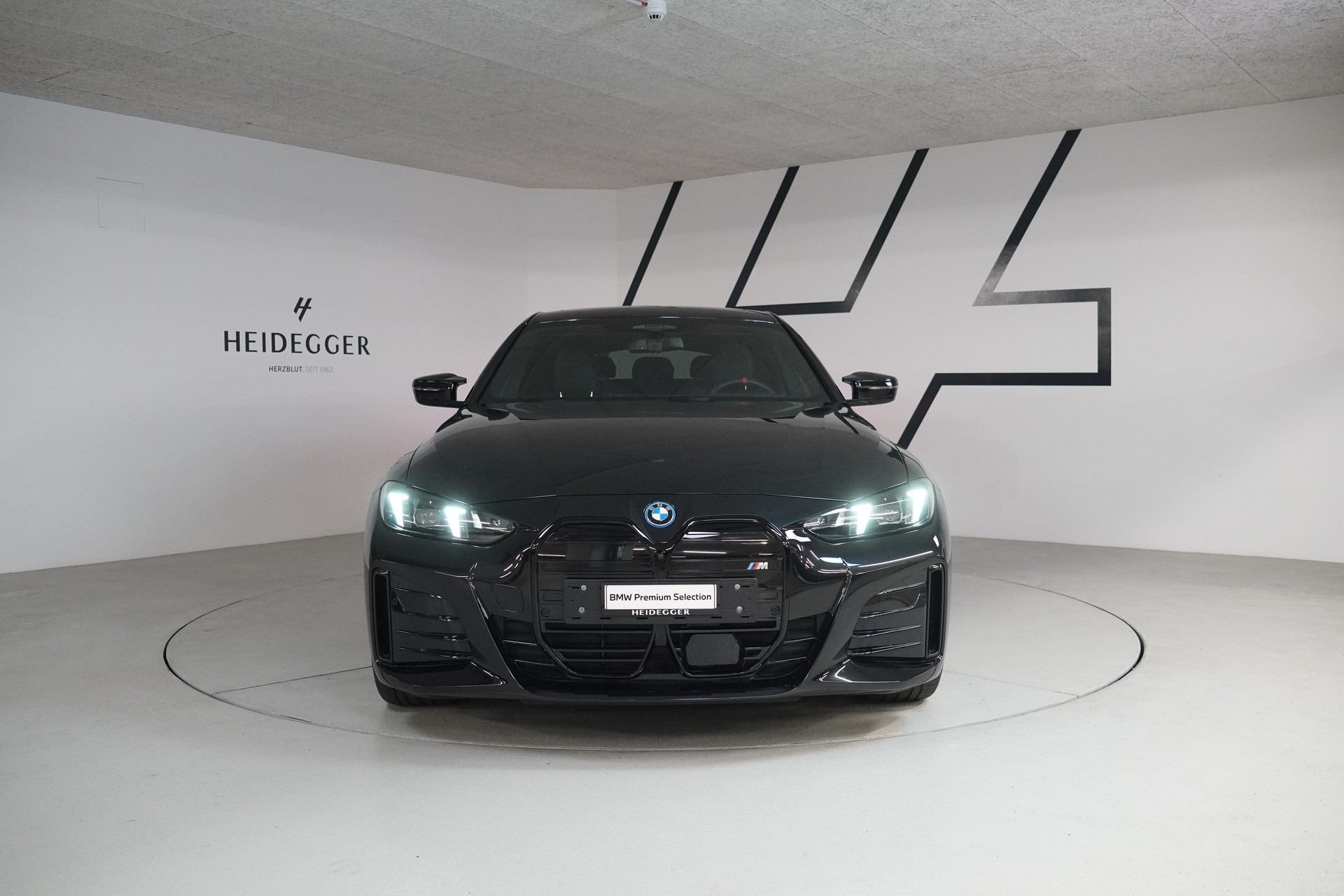 BMW i4 M60 M Sport Pro-image-1