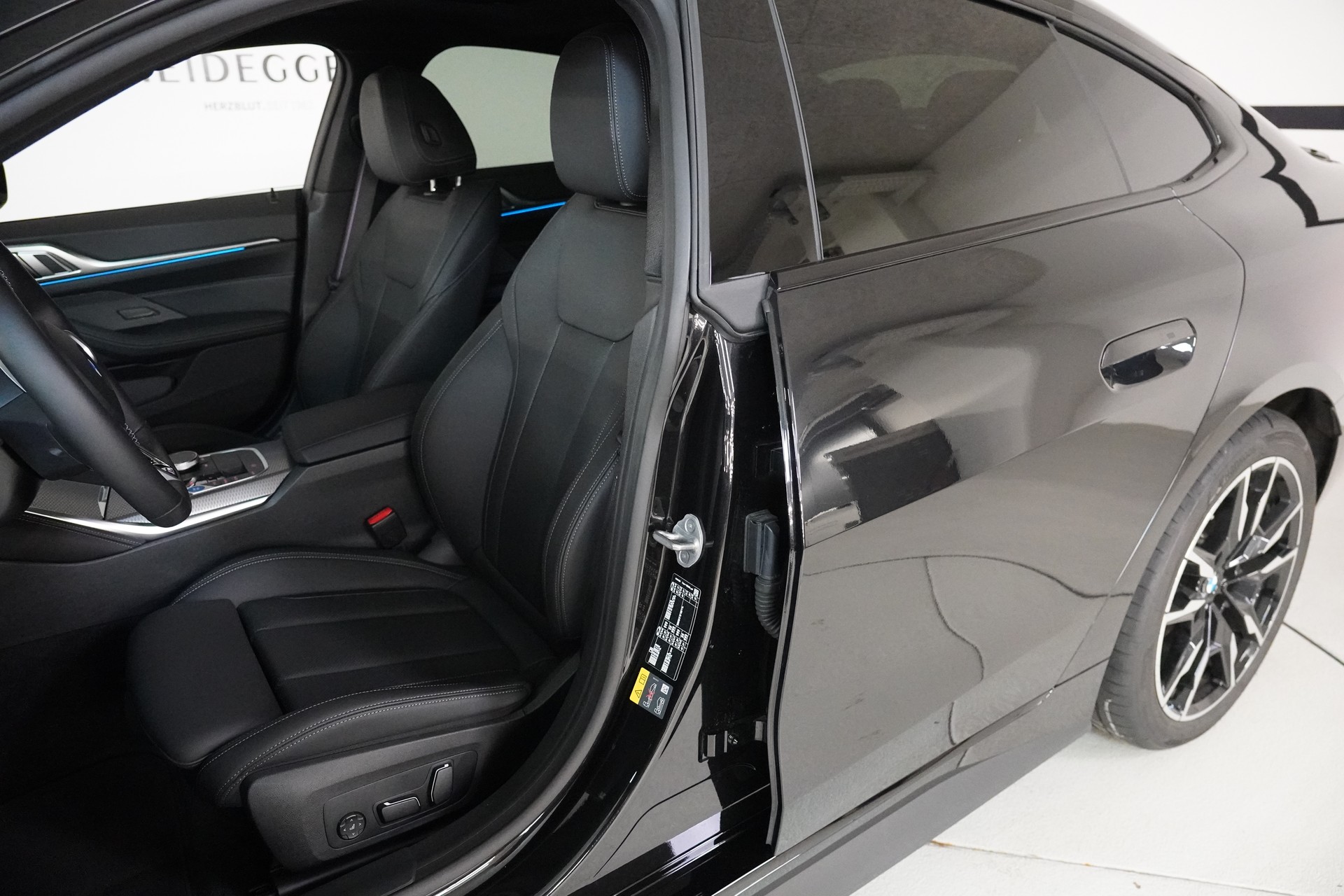 BMW i4 M60 M Sport Pro-image-11