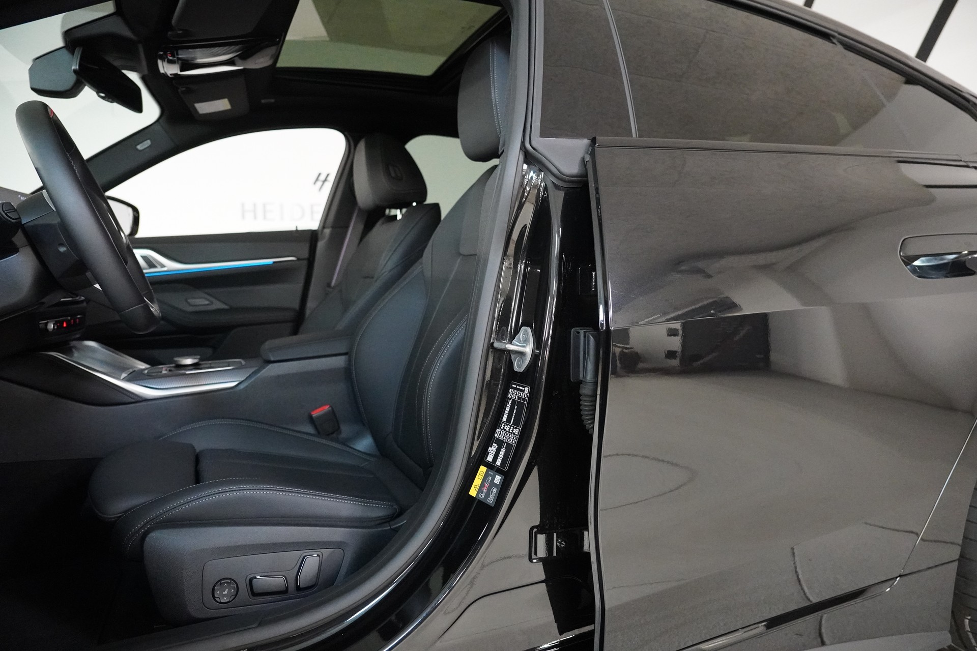 BMW i4 M60 M Sport Pro-image-10