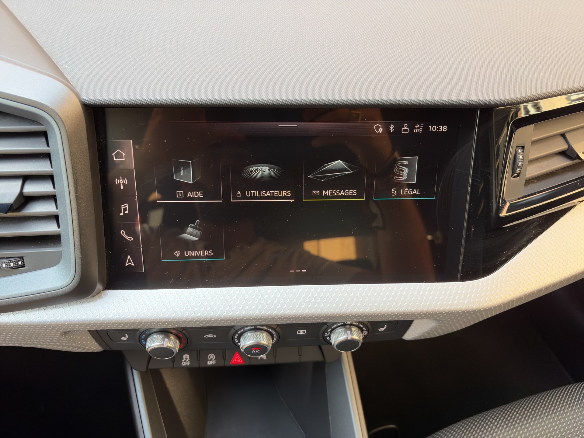 AUDI A1 allstreet 30 TFSI Attraction S-tronic-image-26