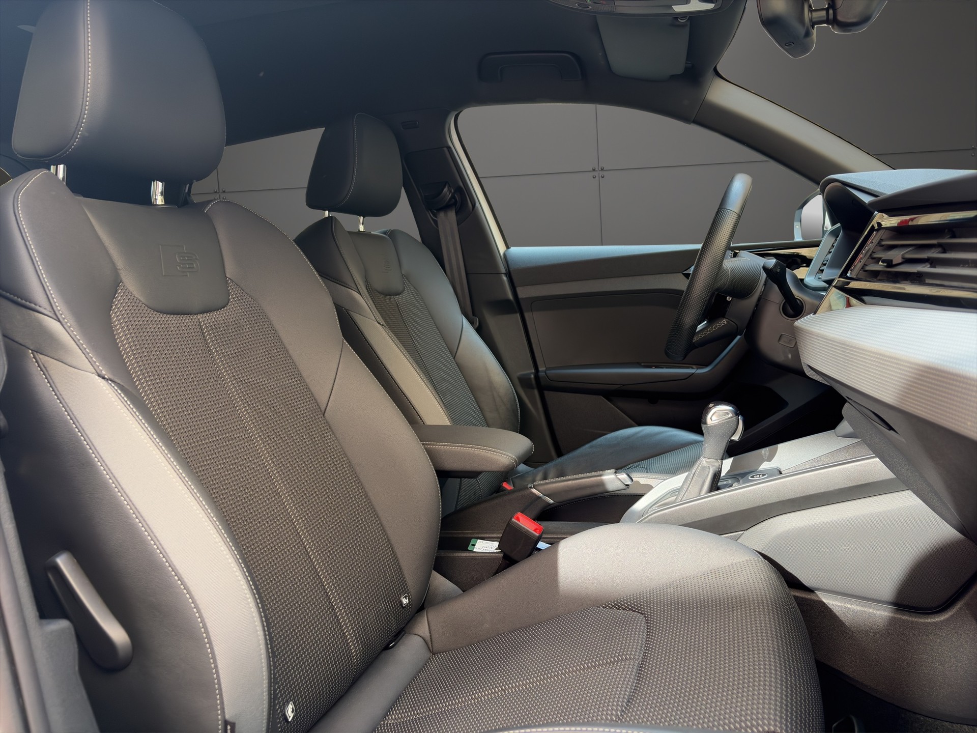 AUDI A1 allstreet 30 TFSI Attraction S-tronic-image-17
