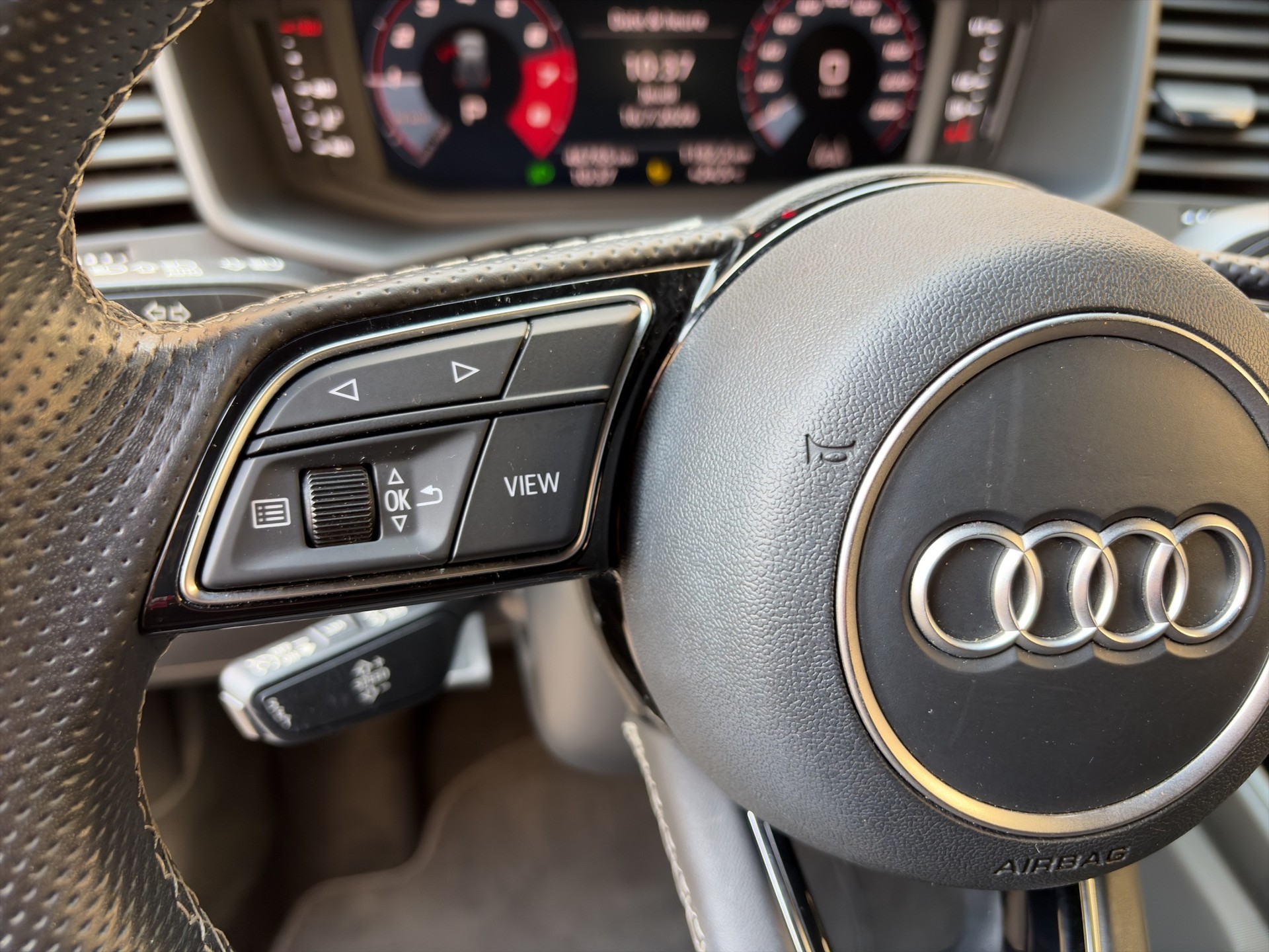 AUDI A1 allstreet 30 TFSI Attraction S-tronic-image-15