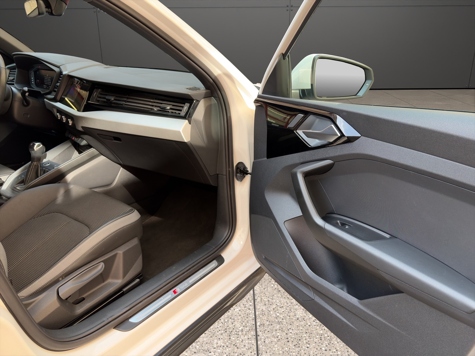 AUDI A1 allstreet 30 TFSI Attraction S-tronic-image-9