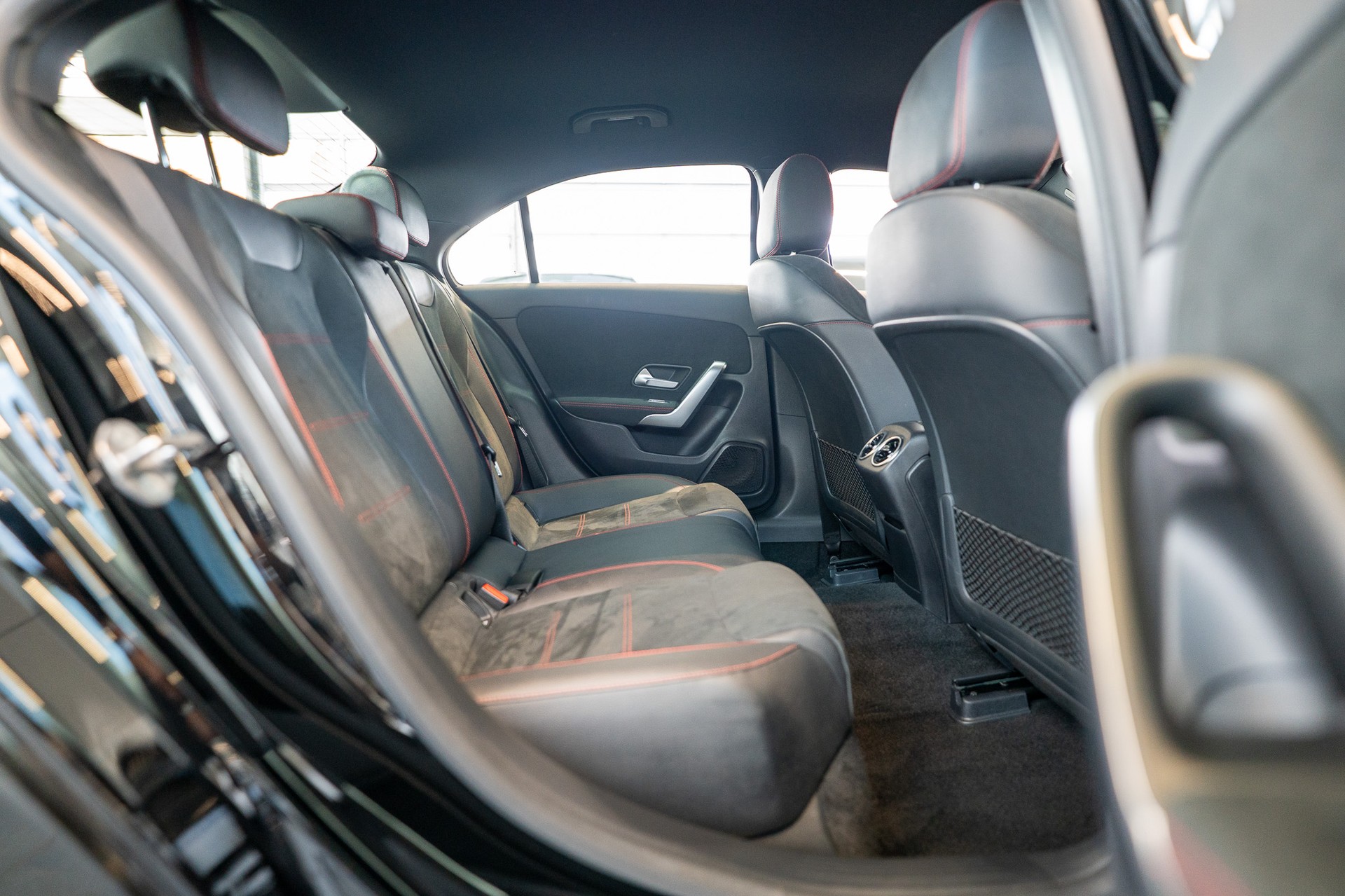 MERCEDES-BENZ A 200 AMG Line Limousine / Navi / Rückfahrkamera-image-11
