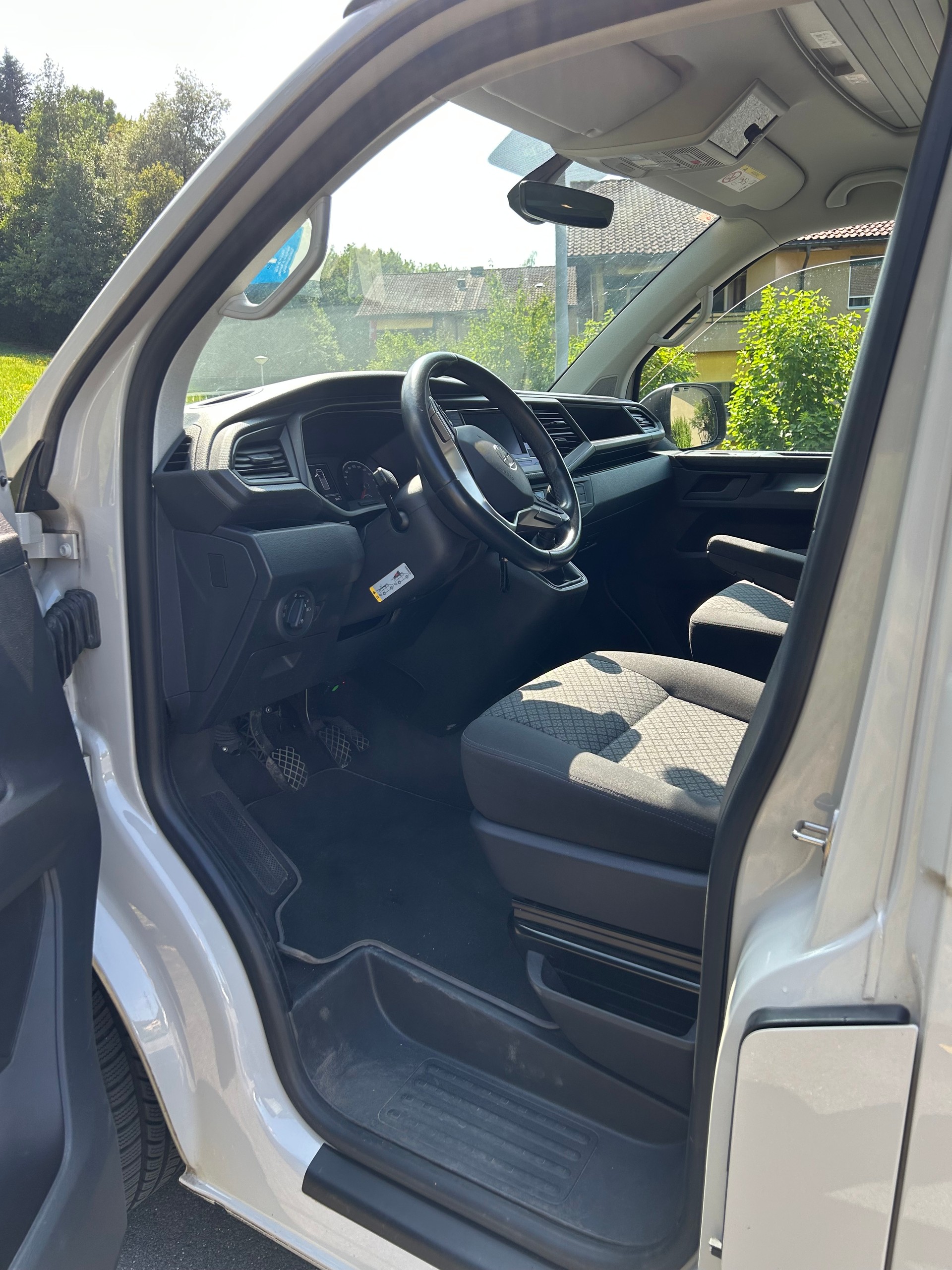 VW CALIFORNIA-image-4