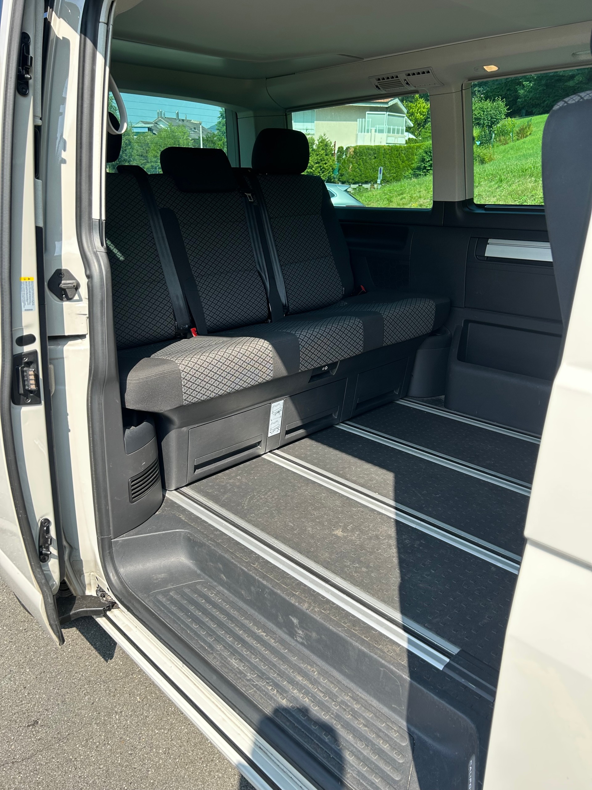 VW CALIFORNIA-image-3