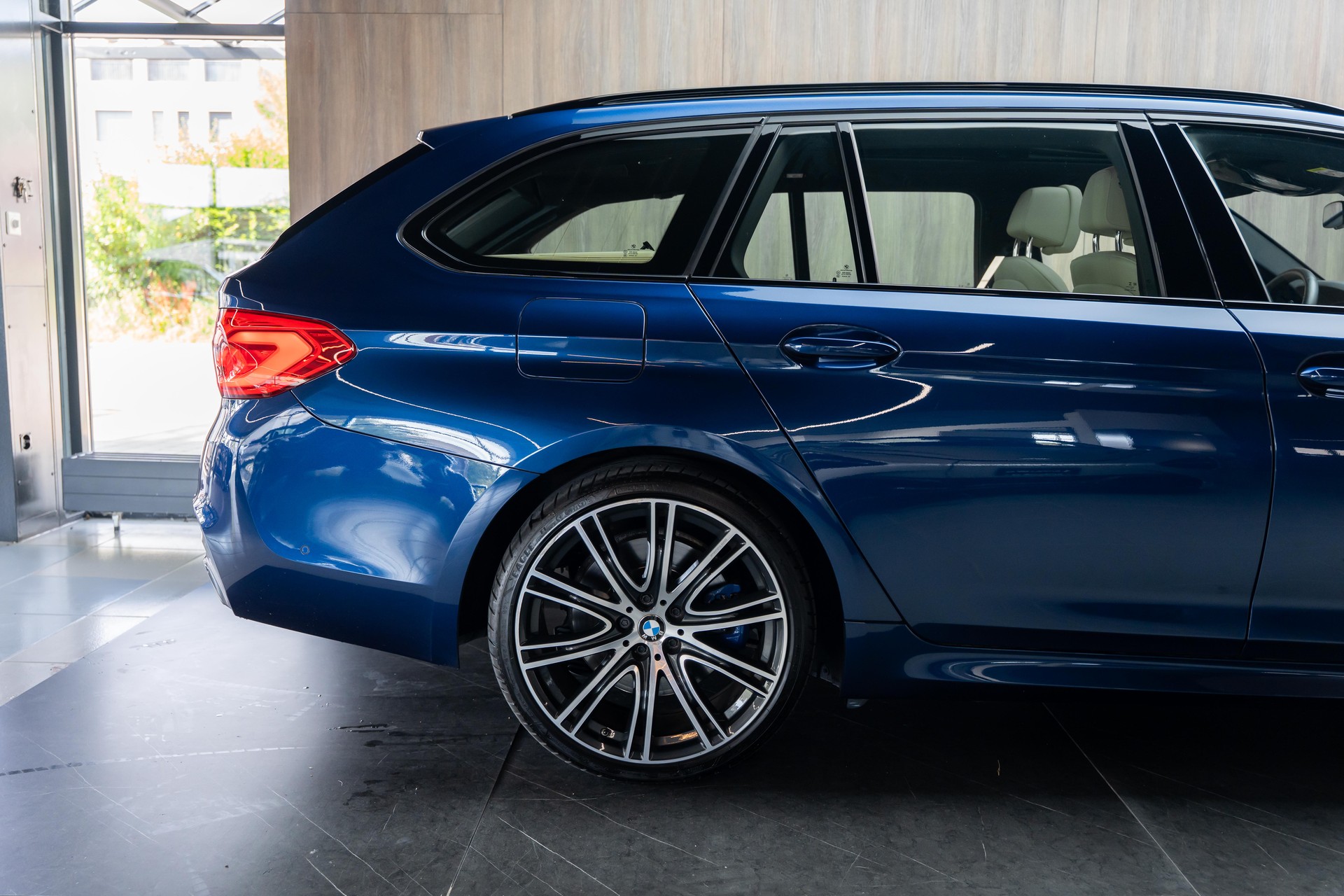 BMW 540d xDrive Touring Steptronic-image-30