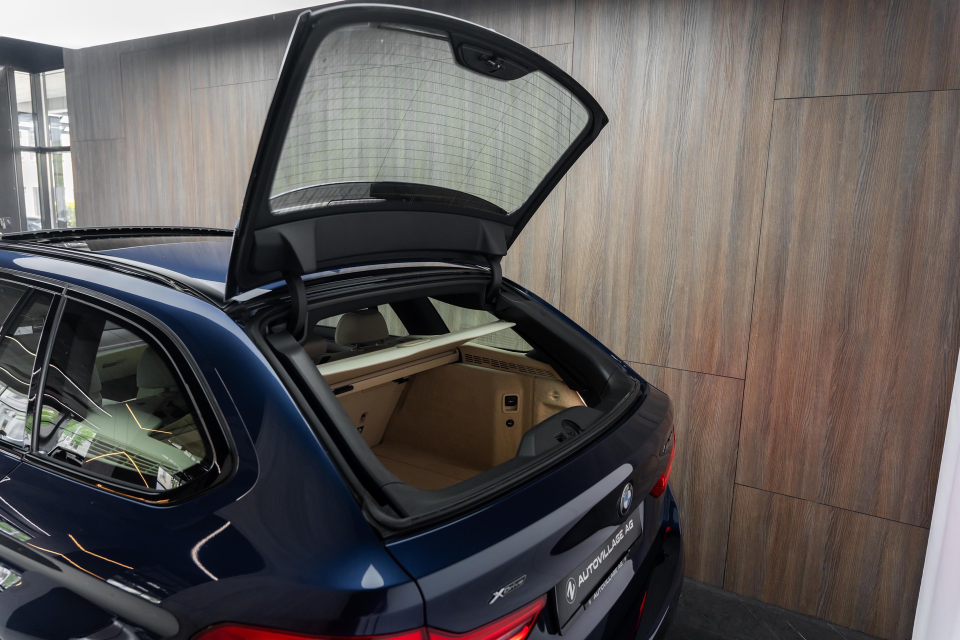 BMW 540d xDrive Touring Steptronic-image-24