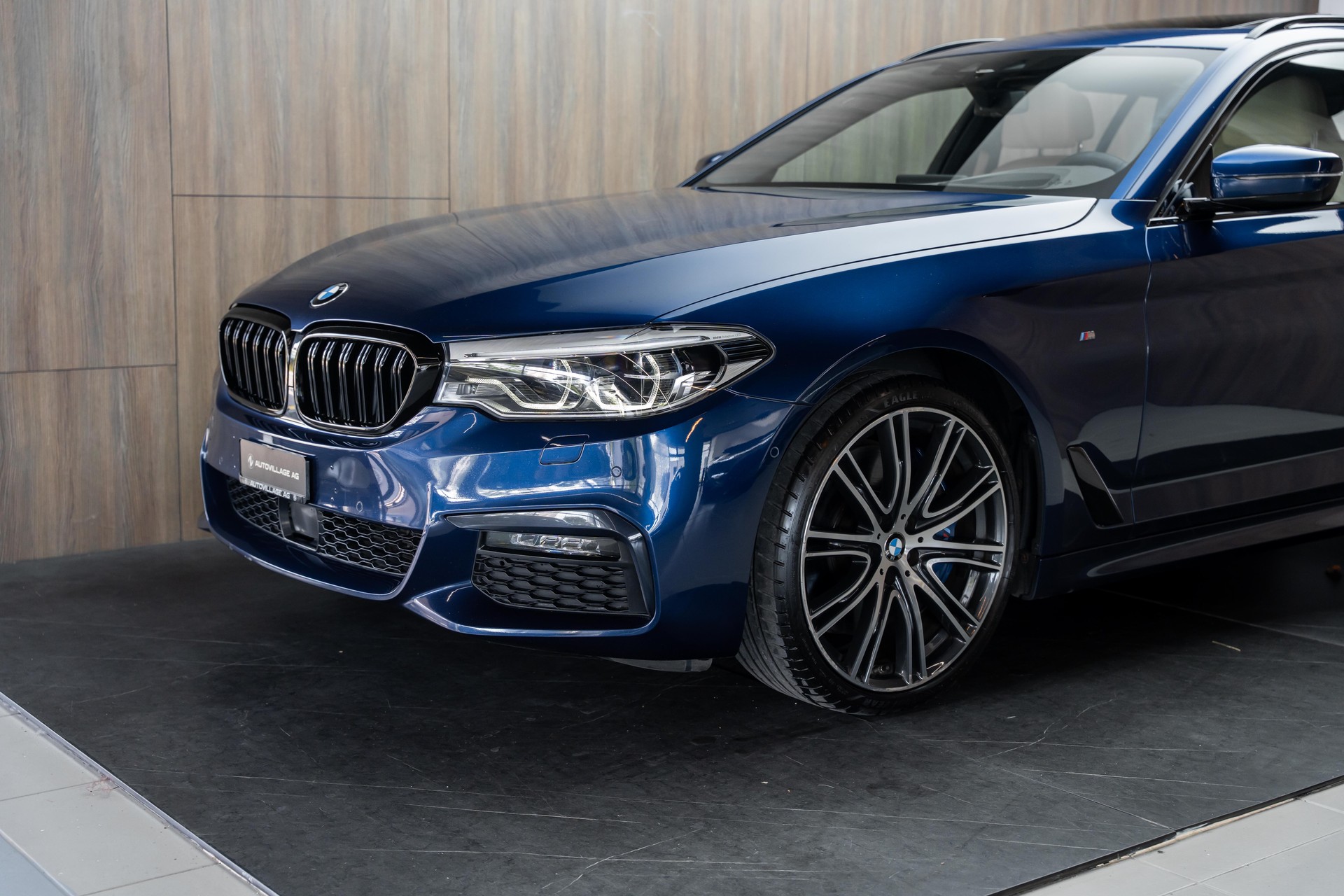 BMW 540d xDrive Touring Steptronic-image-25