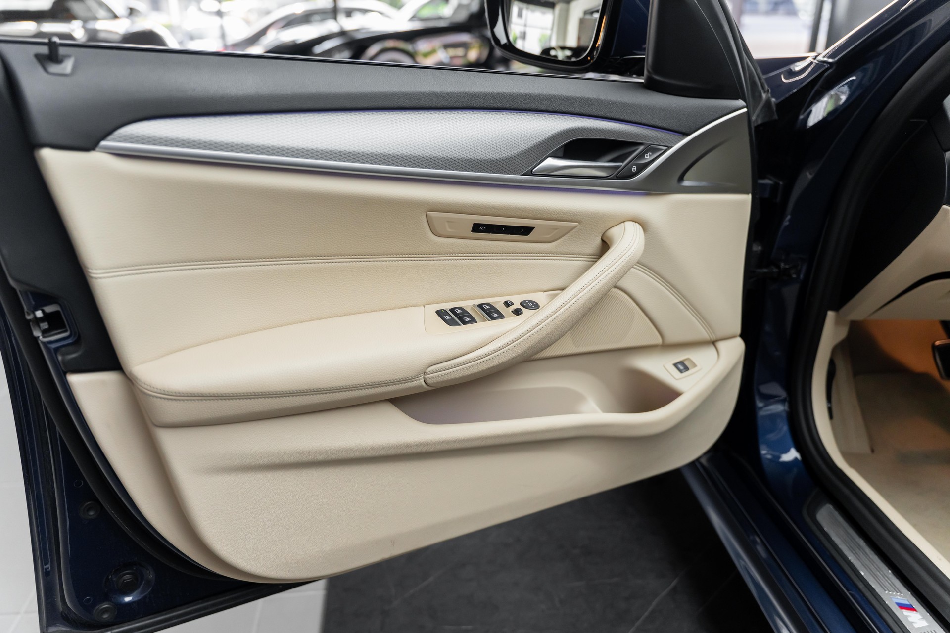 BMW 540d xDrive Touring Steptronic-image-21