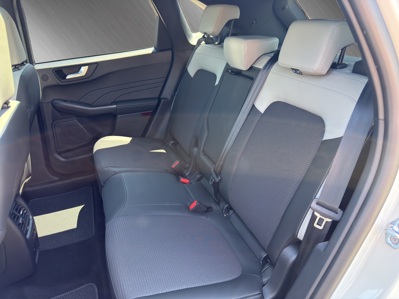 FORD Kuga 2.5 Plug-in Hybrid Sound Edition-image-4