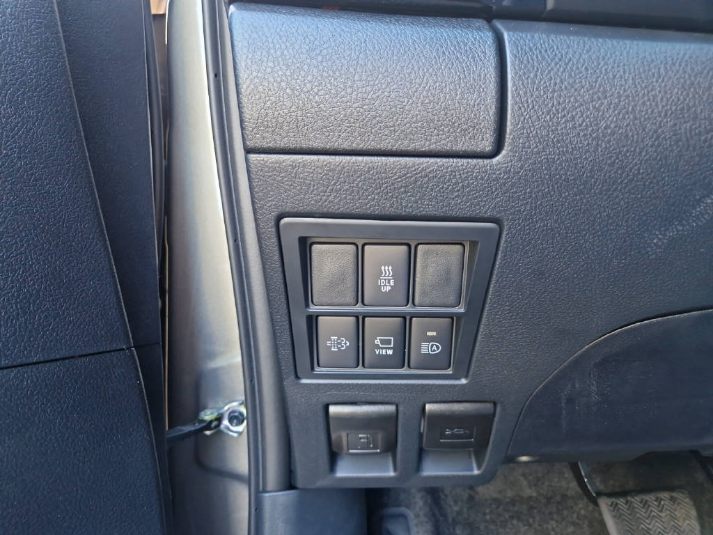 TOYOTA Hilux Double Cab.-Pick-up 2.8 48039/000-image-15