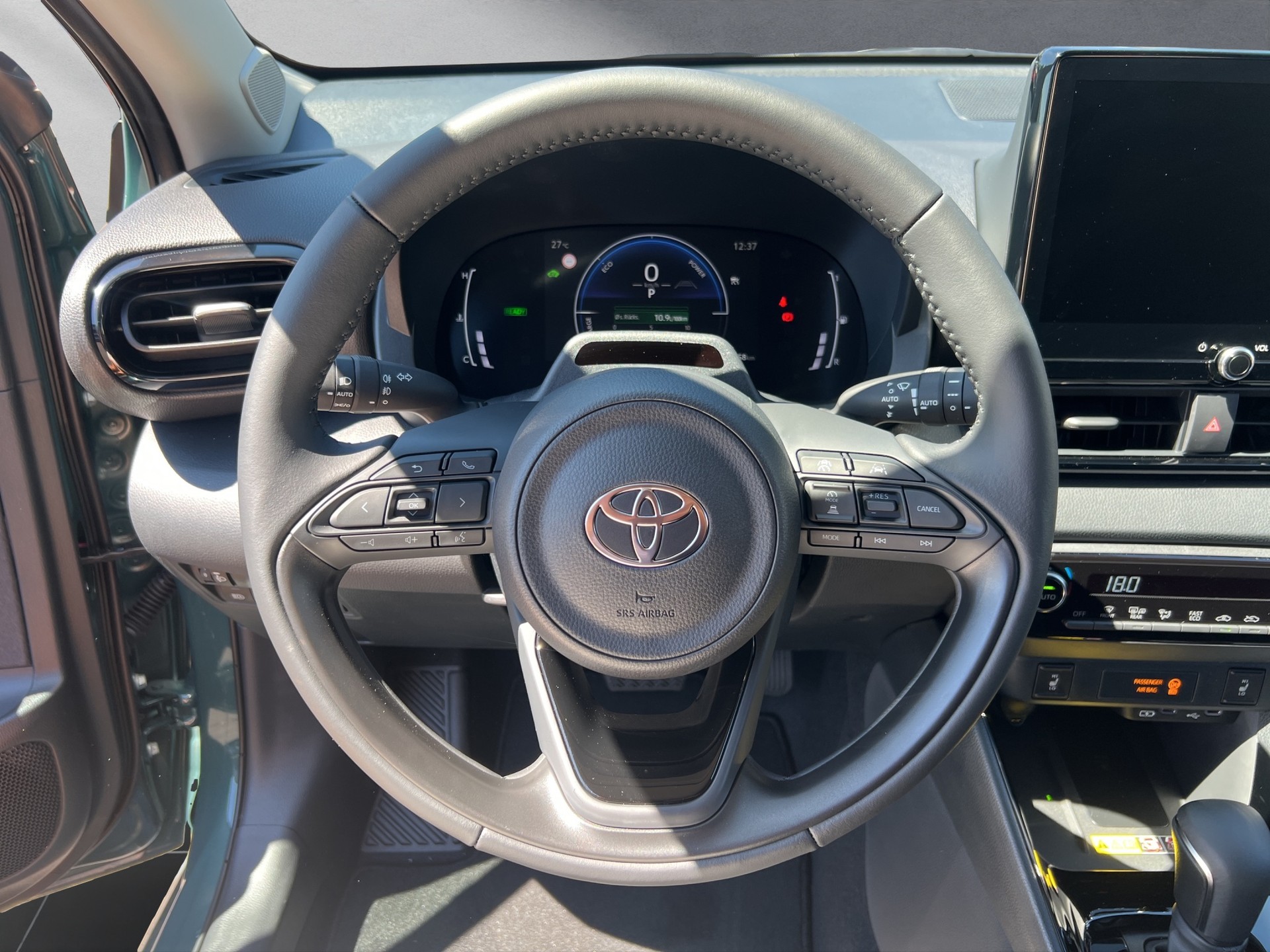 TOYOTA Yaris 1.5 VVT-i HSD Trend-image-4