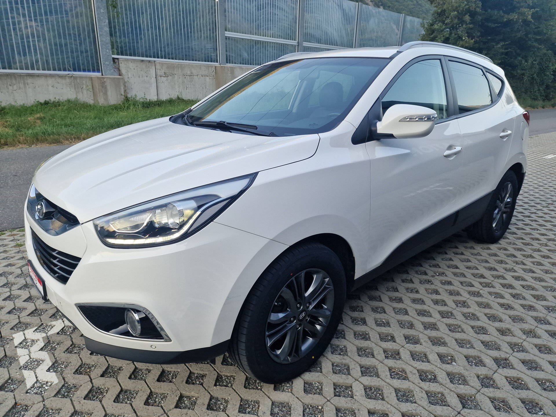 HYUNDAI iX 35 2.0 GDI Style 4WD Automatic-image-1