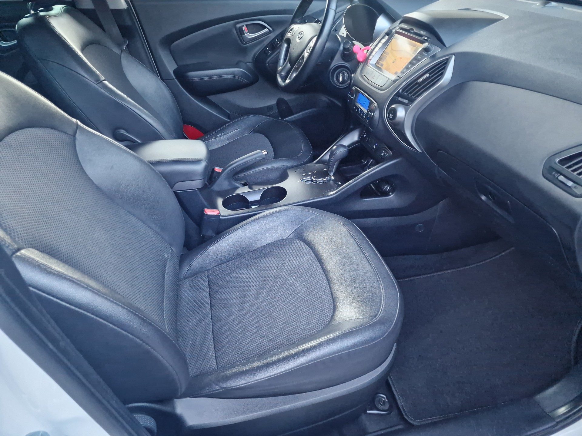 HYUNDAI iX 35 2.0 GDI Style 4WD Automatic-image-7
