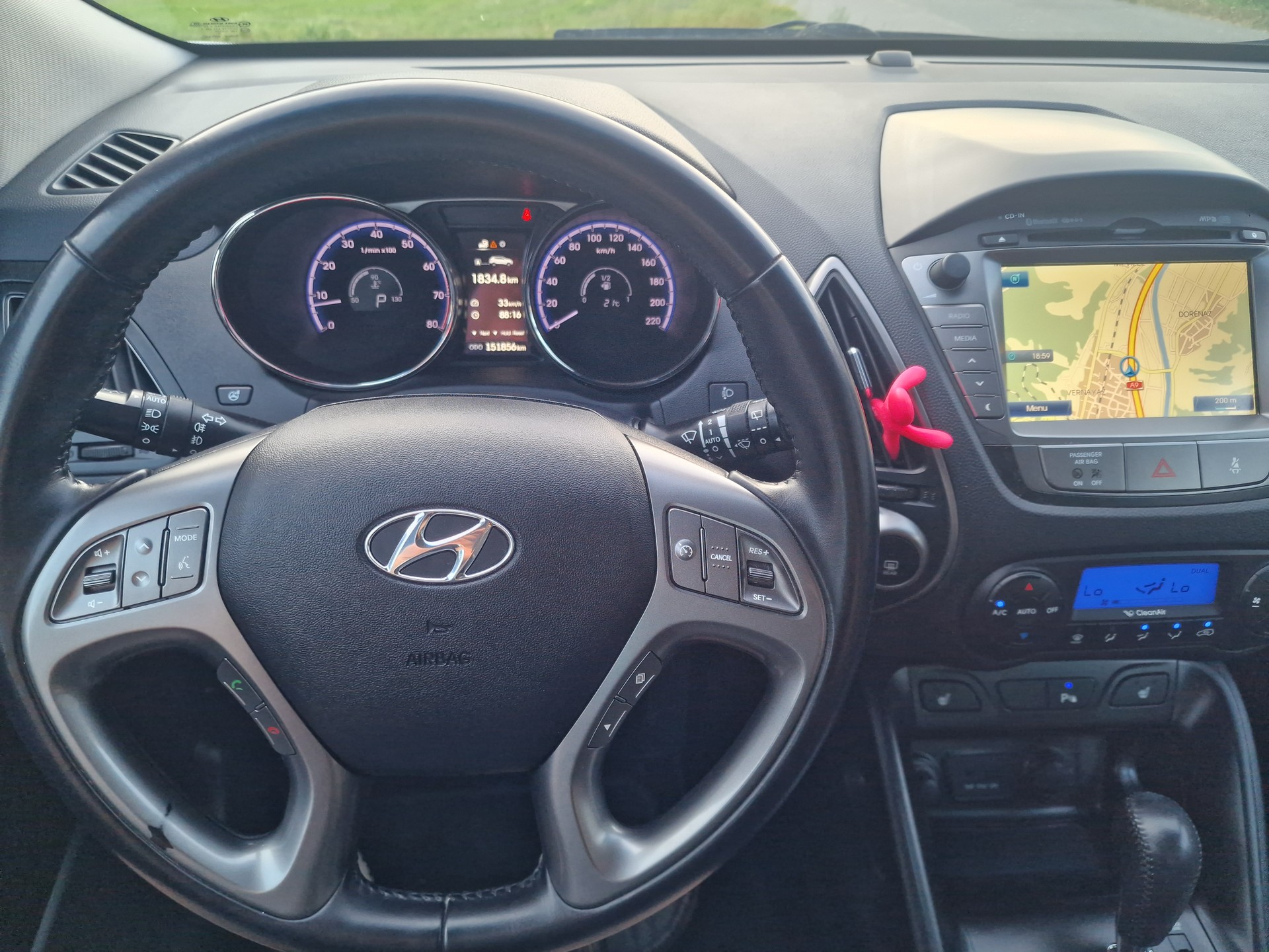 HYUNDAI iX 35 2.0 GDI Style 4WD Automatic-image-9