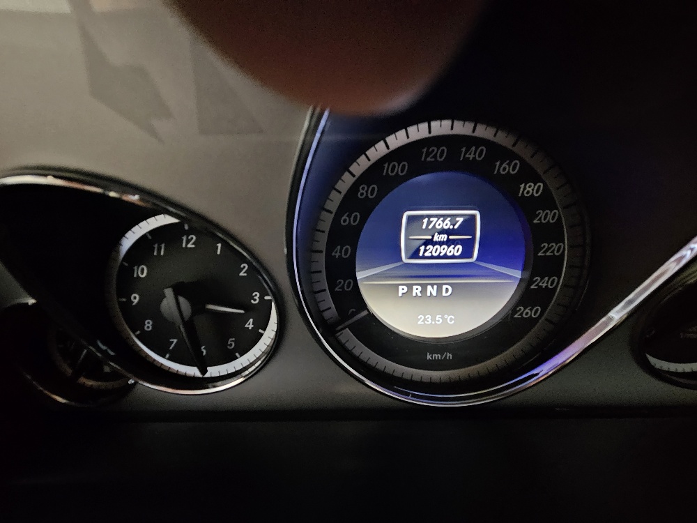 MERCEDES-BENZ E 350 CGI BlueEfficiency 7G-Tronic-image-9