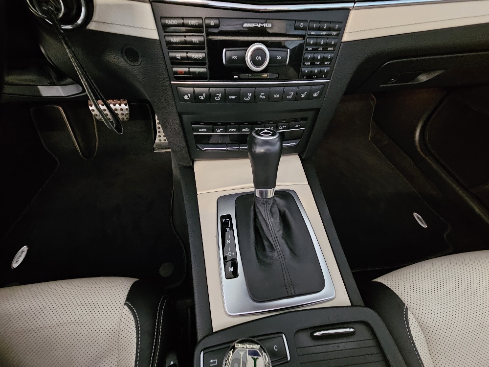 MERCEDES-BENZ E 350 CGI BlueEfficiency 7G-Tronic-image-11