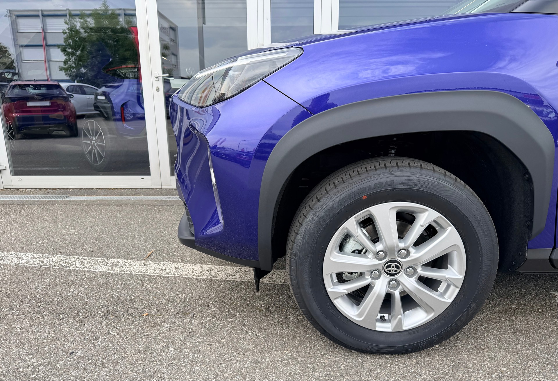 TOYOTA Yaris Cross 1.5 Comfort AWDi e-CVT-image-3