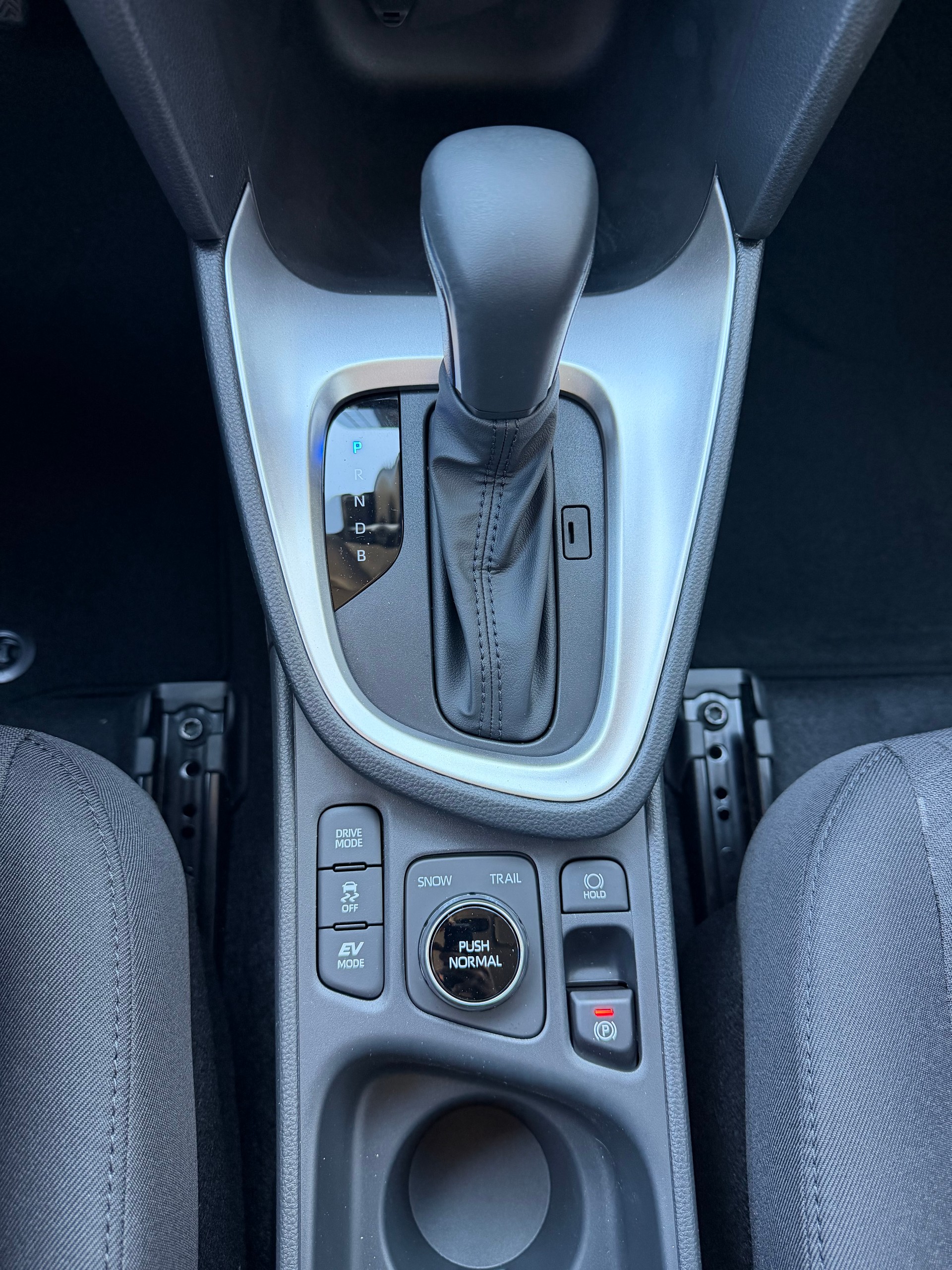 TOYOTA Yaris Cross 1.5 Comfort AWDi e-CVT-image-21