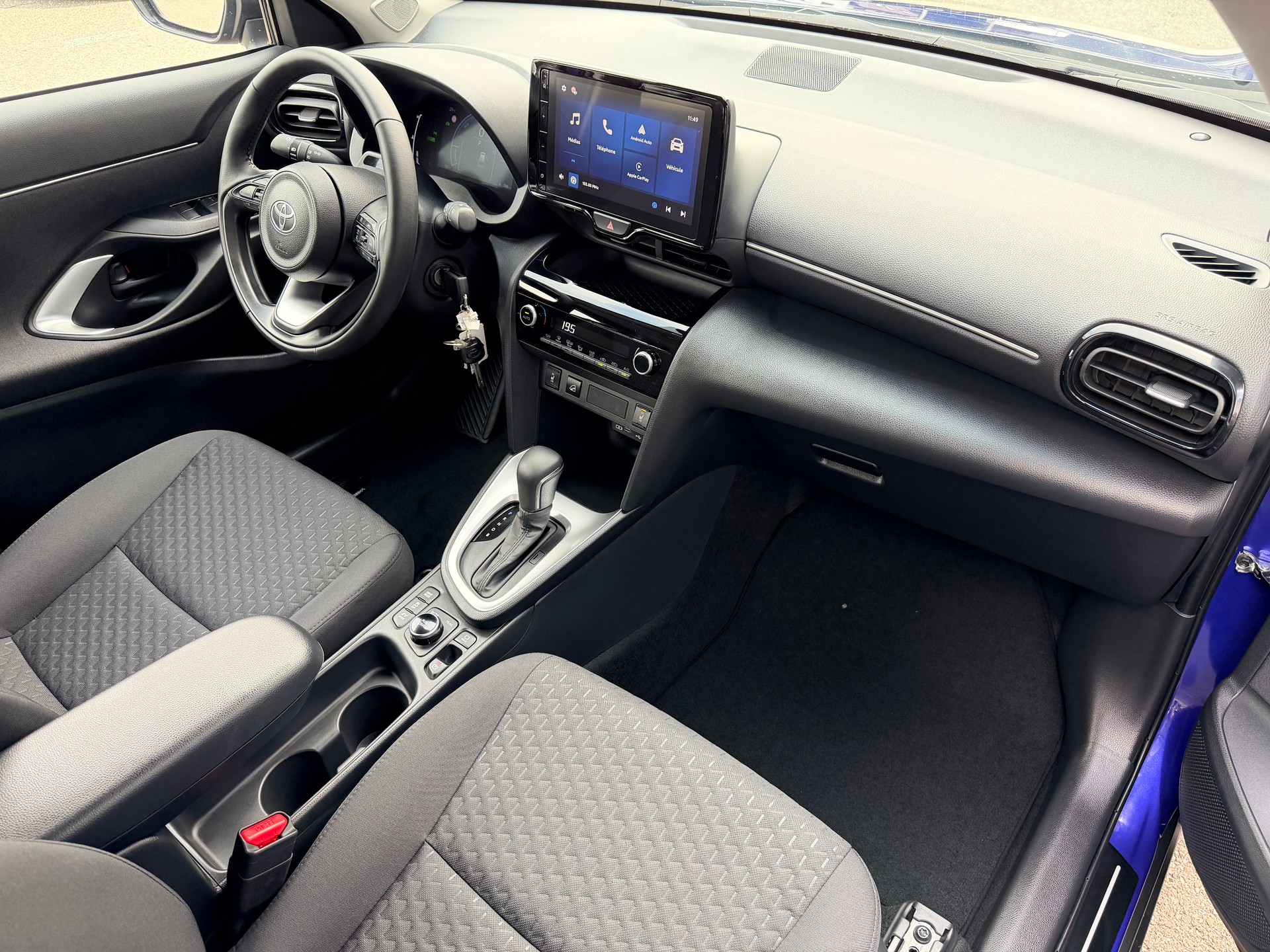 TOYOTA Yaris Cross 1.5 Comfort AWDi e-CVT-image-11