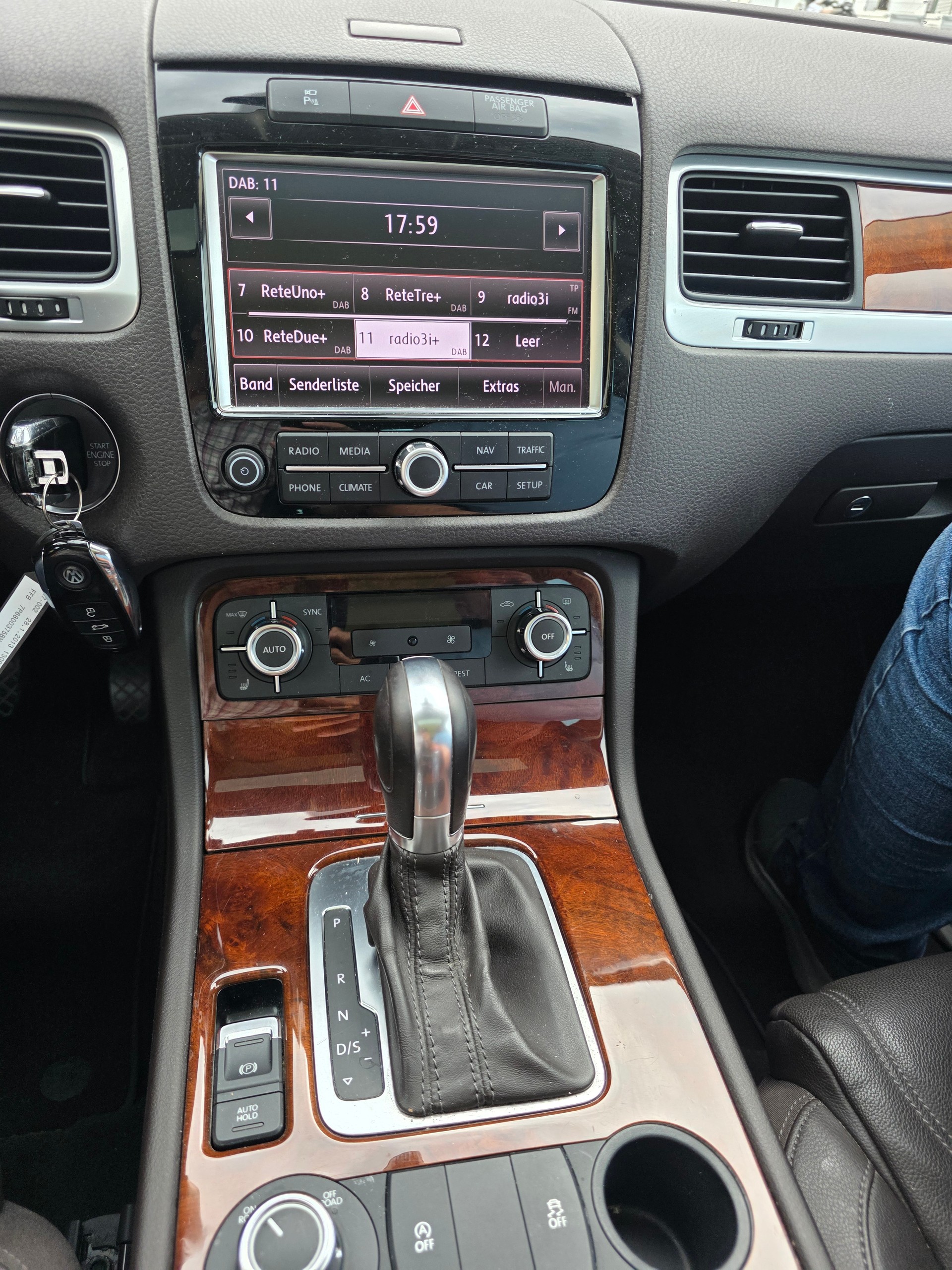 VW Touareg 3.0 TDI BMT Edition X Tiptronic-image-15