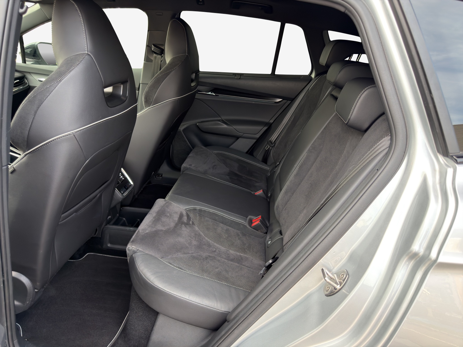 SKODA Enyaq iV 80x SportLine-image-11