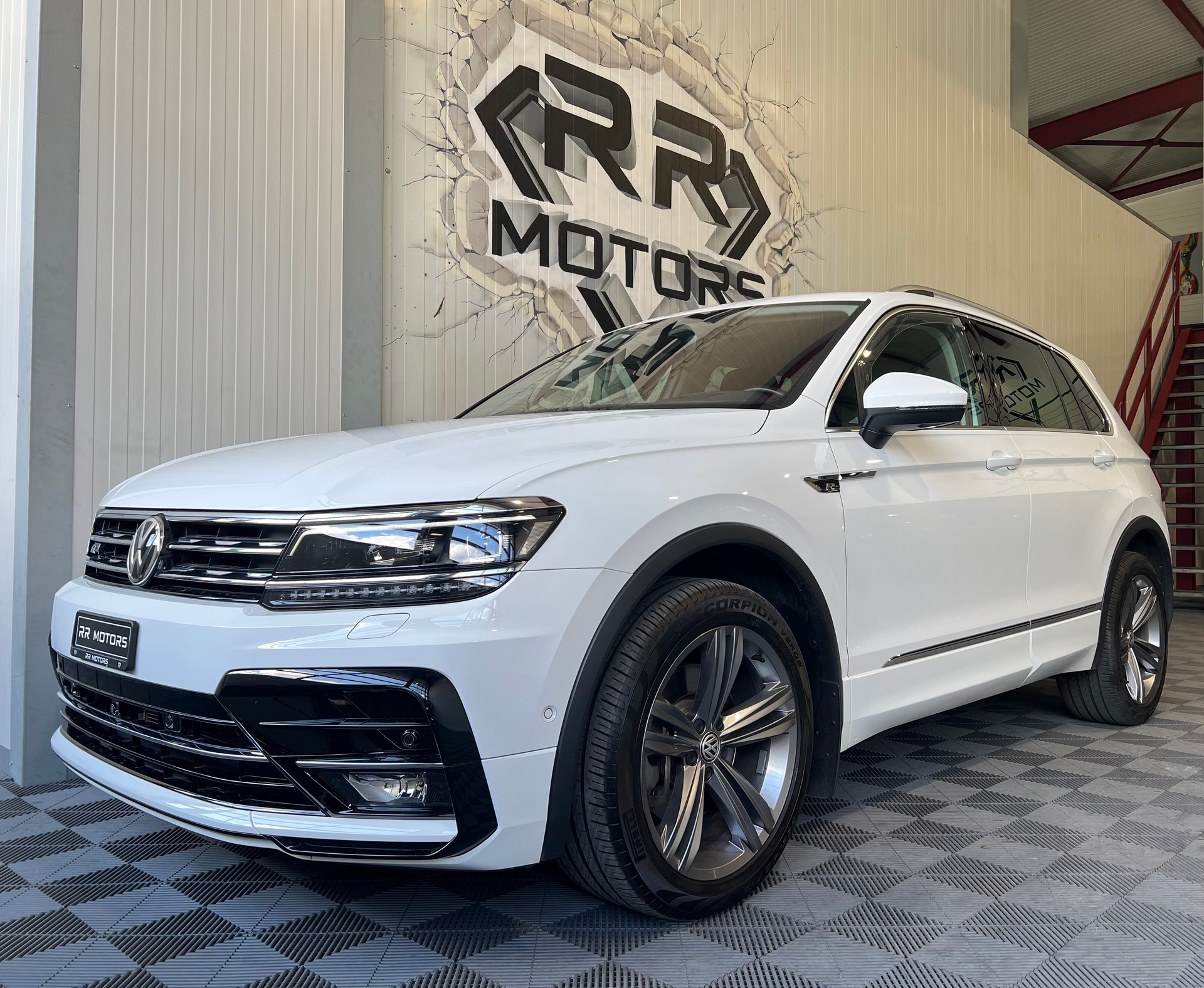 VW Tiguan 2.0TSI R-Line 4Motion DSG-image-0