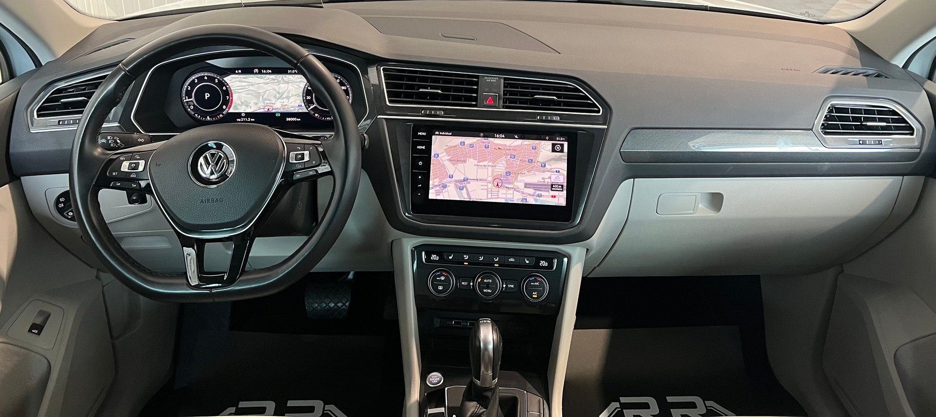 VW Tiguan 2.0TSI R-Line 4Motion DSG-image-9