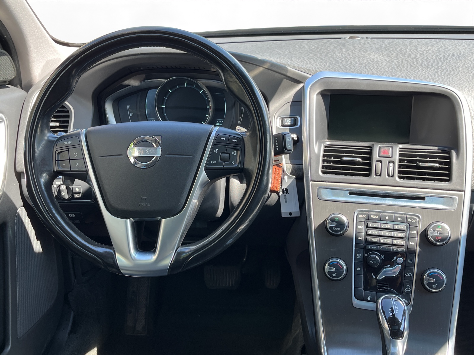 VOLVO XC60 D5 AWD Summum Geartronic-image-9