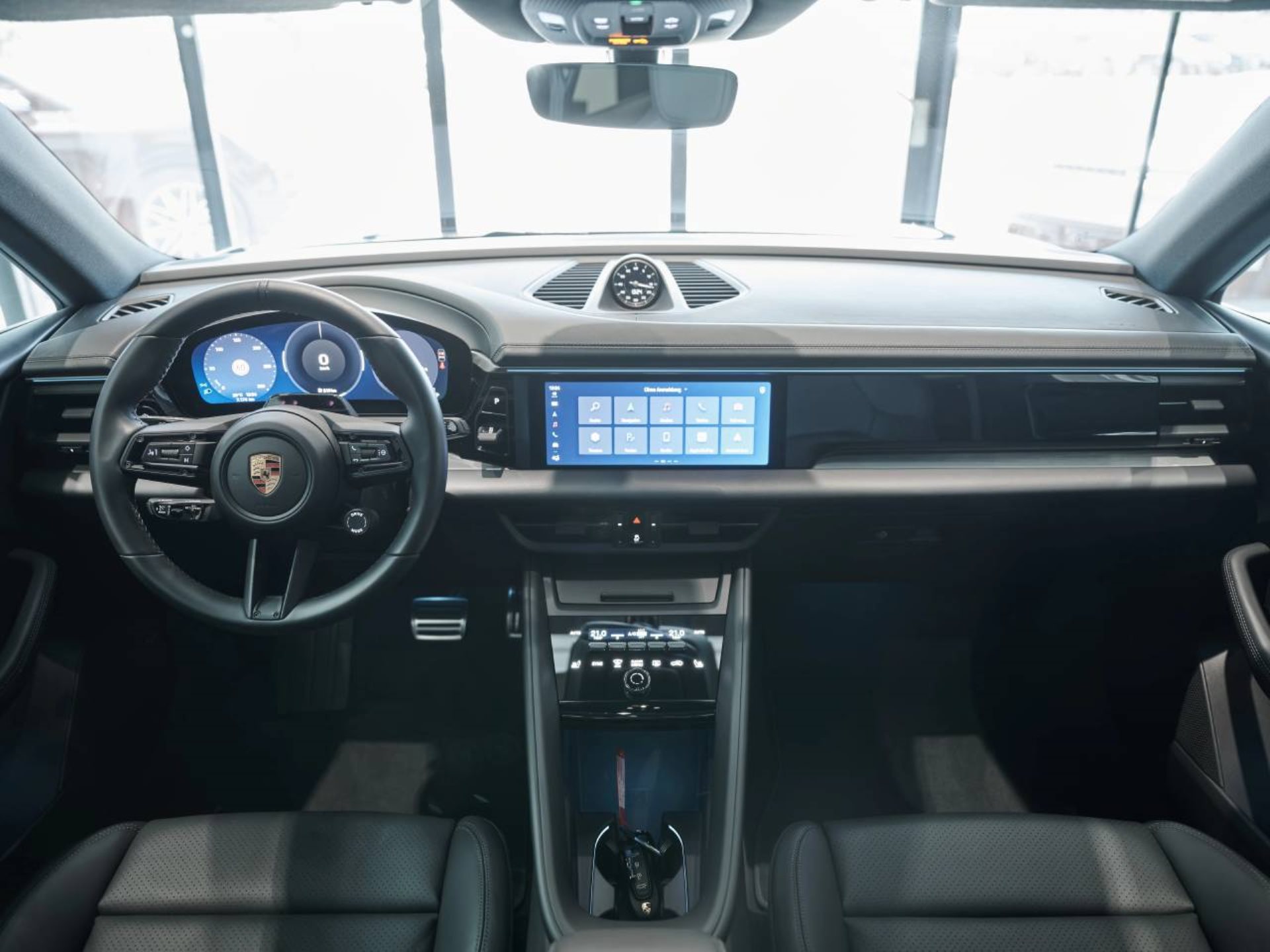 PORSCHE Macan 4-image-15