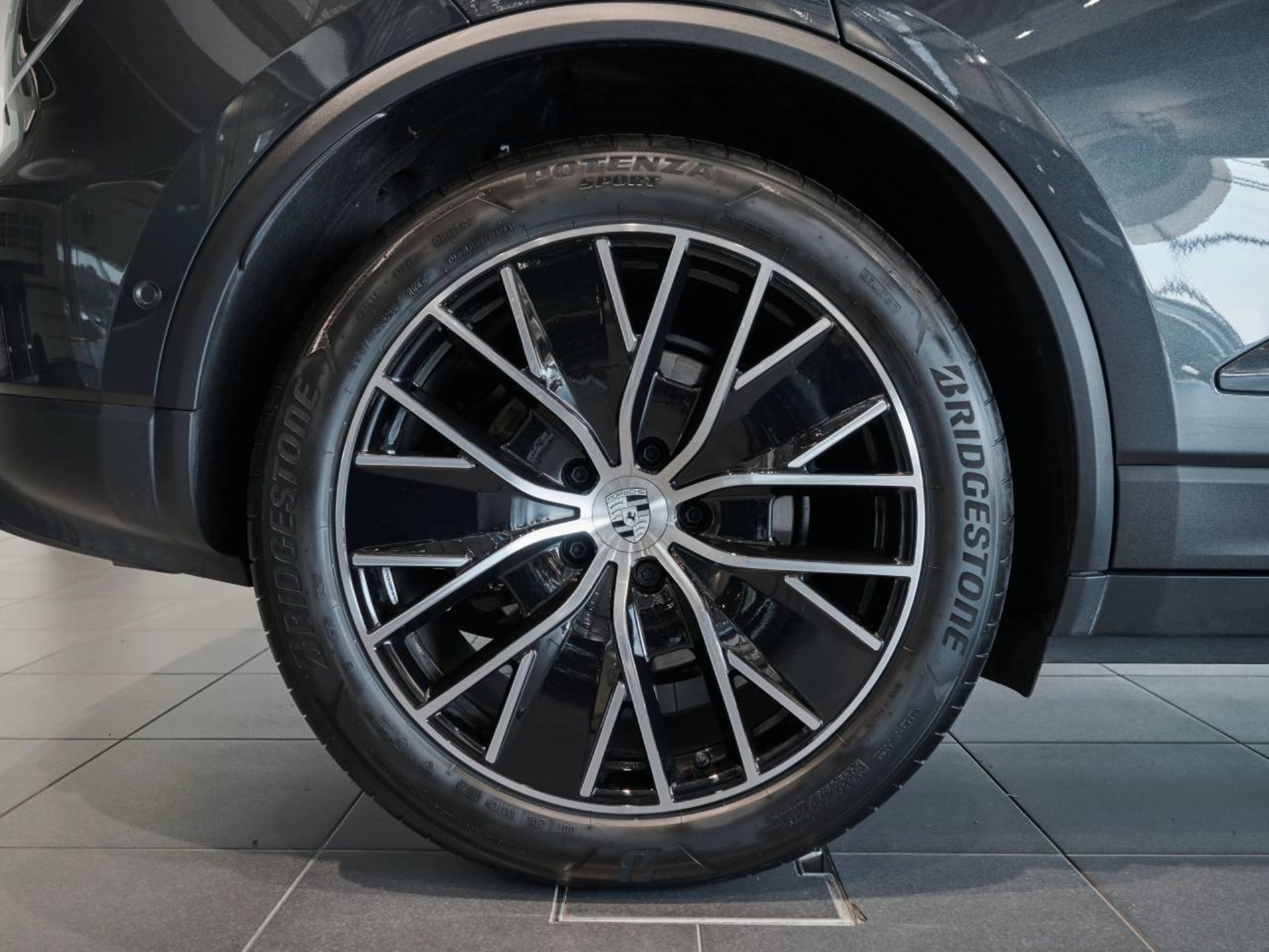 PORSCHE Macan 4-image-31